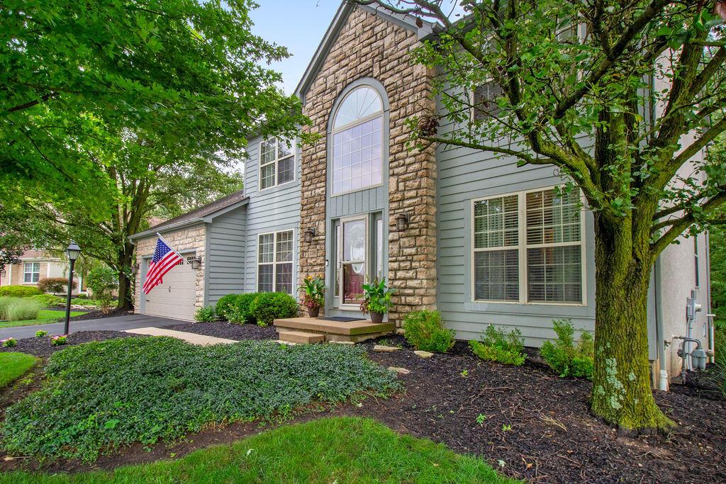 2116 Castlebrook Drive Property Photo 4