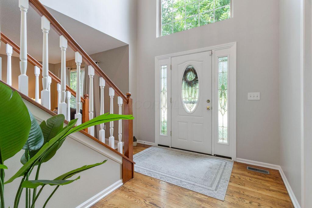 2116 Castlebrook Drive Property Photo 6