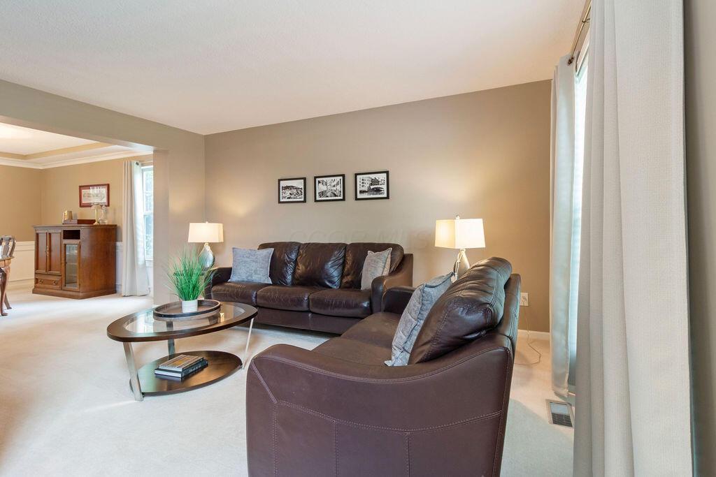 2116 Castlebrook Drive Property Photo 13