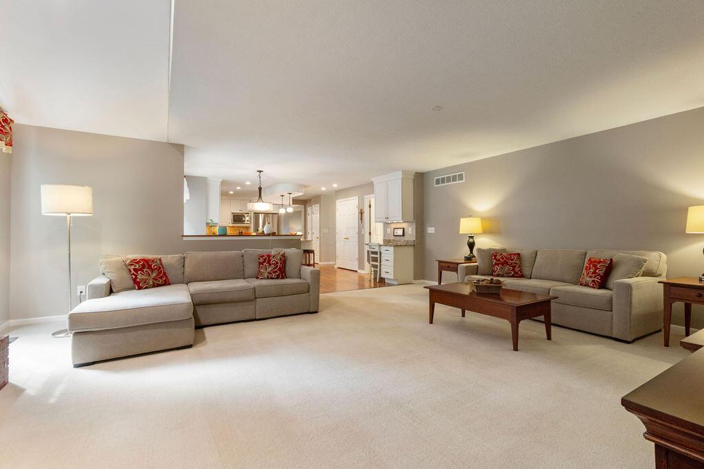 2116 Castlebrook Drive Property Photo 28