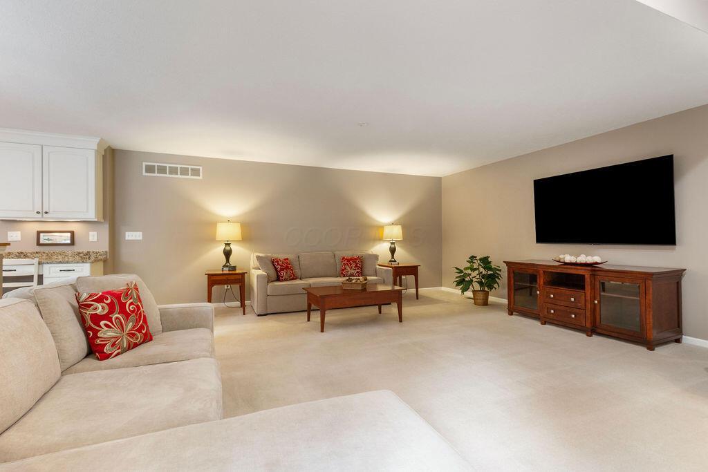 2116 Castlebrook Drive Property Photo 29