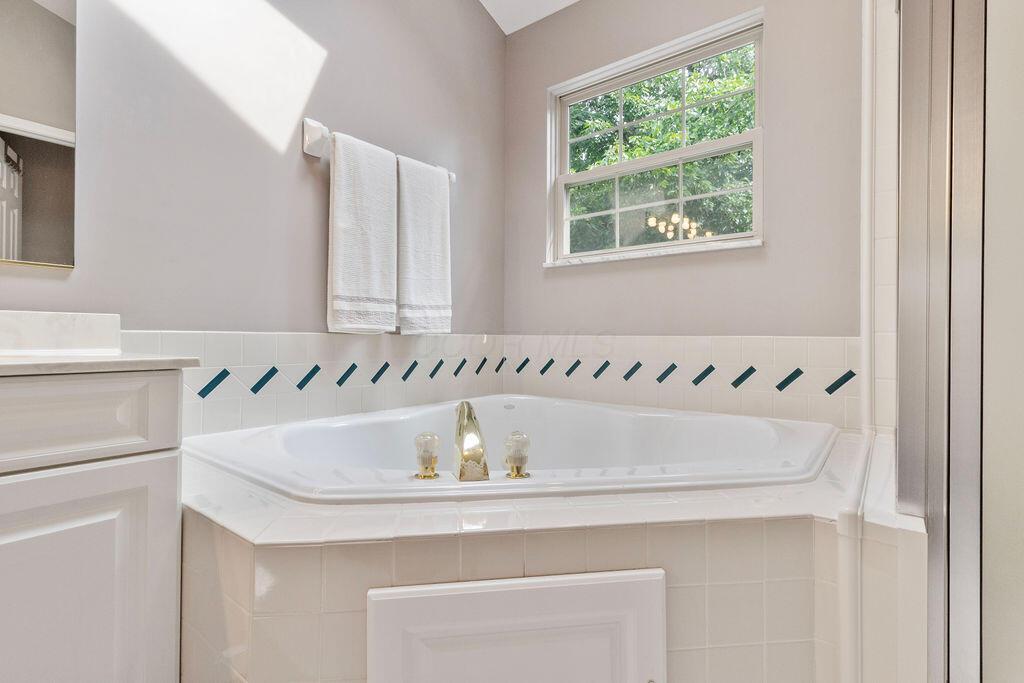 2116 Castlebrook Drive Property Photo 35