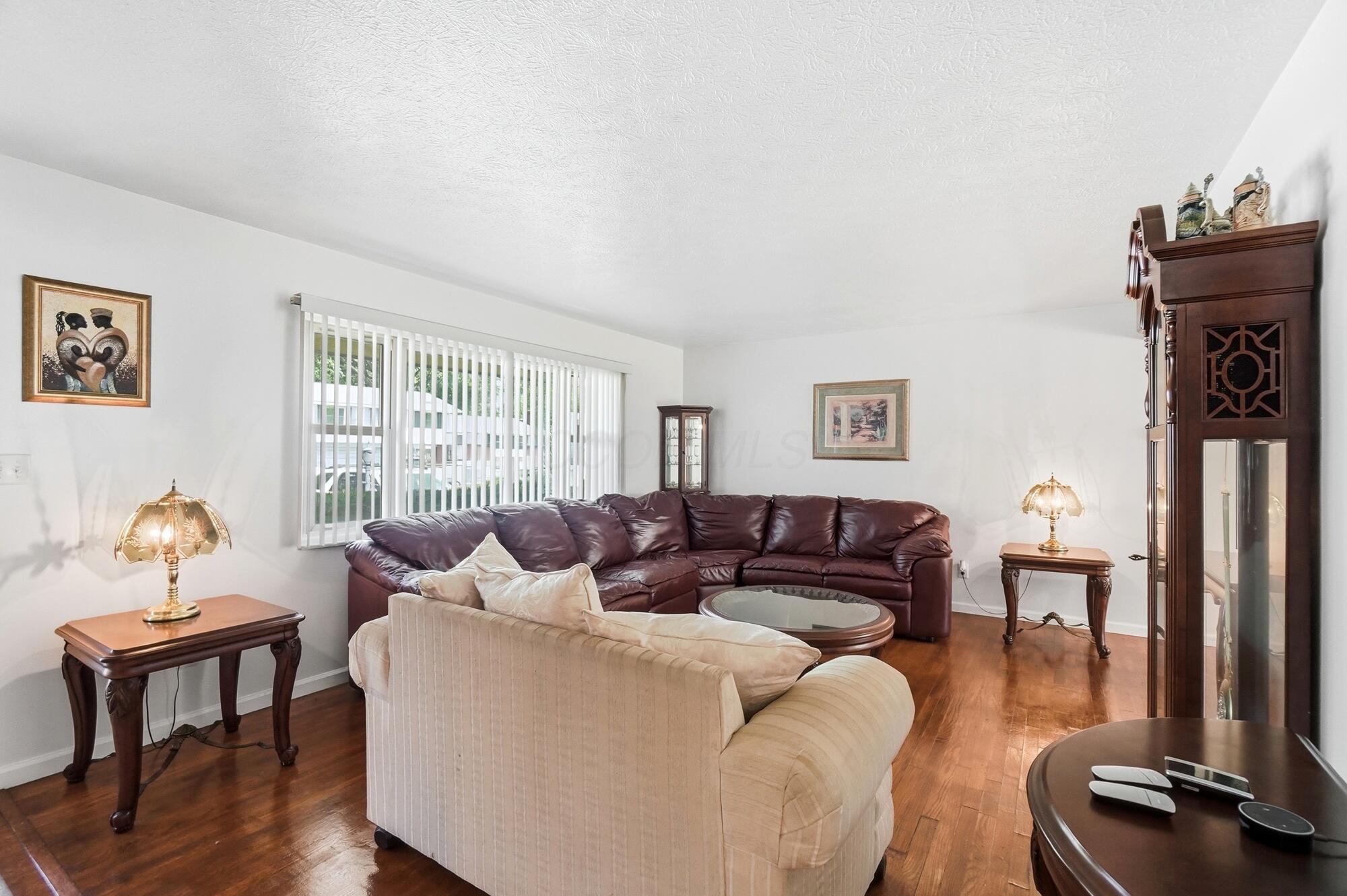 5417 Walshire Drive Property Photo 2