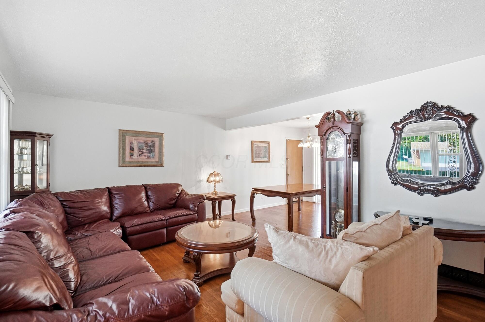 5417 Walshire Drive Property Photo 3