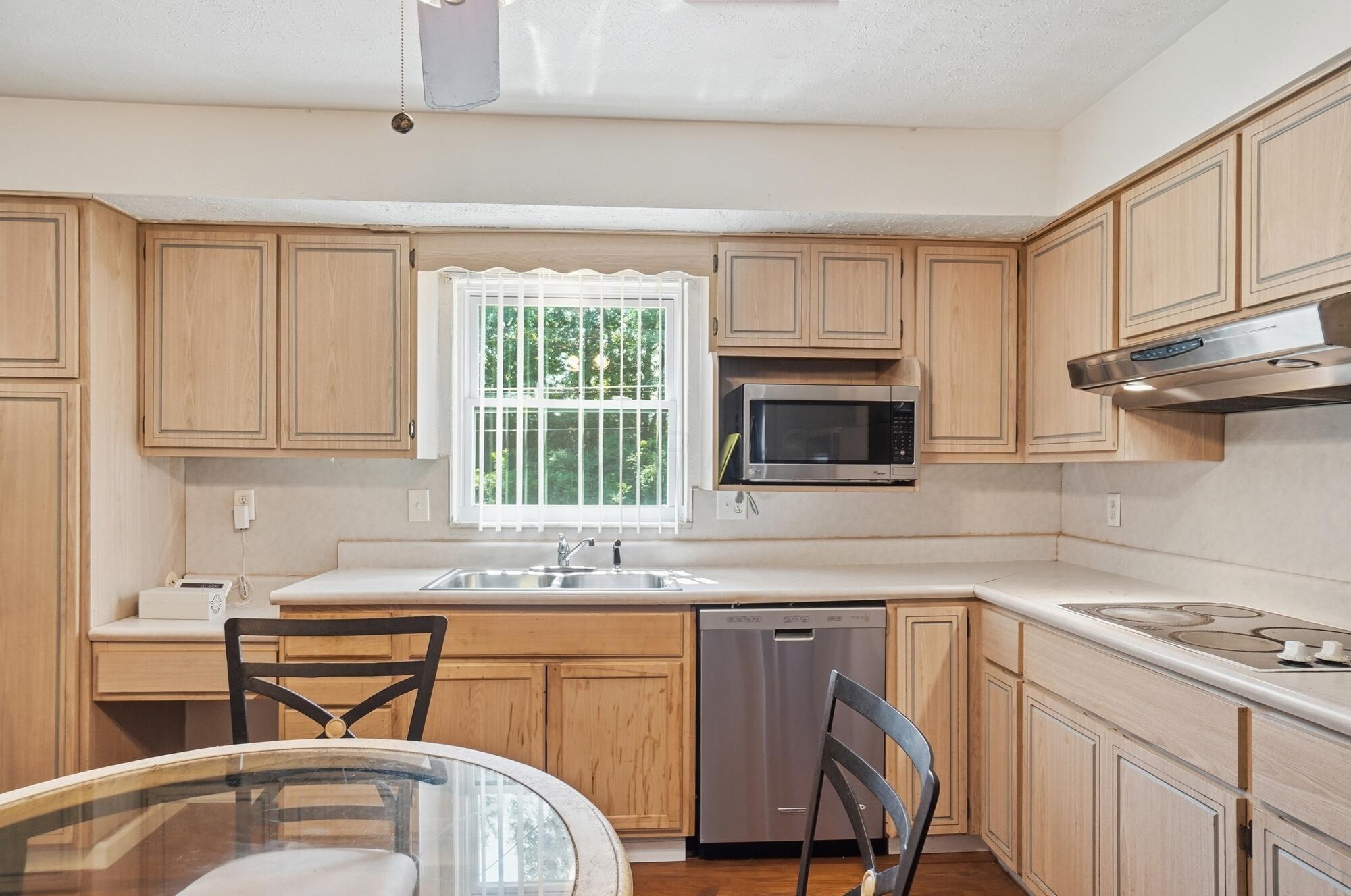 5417 Walshire Drive Property Photo 10
