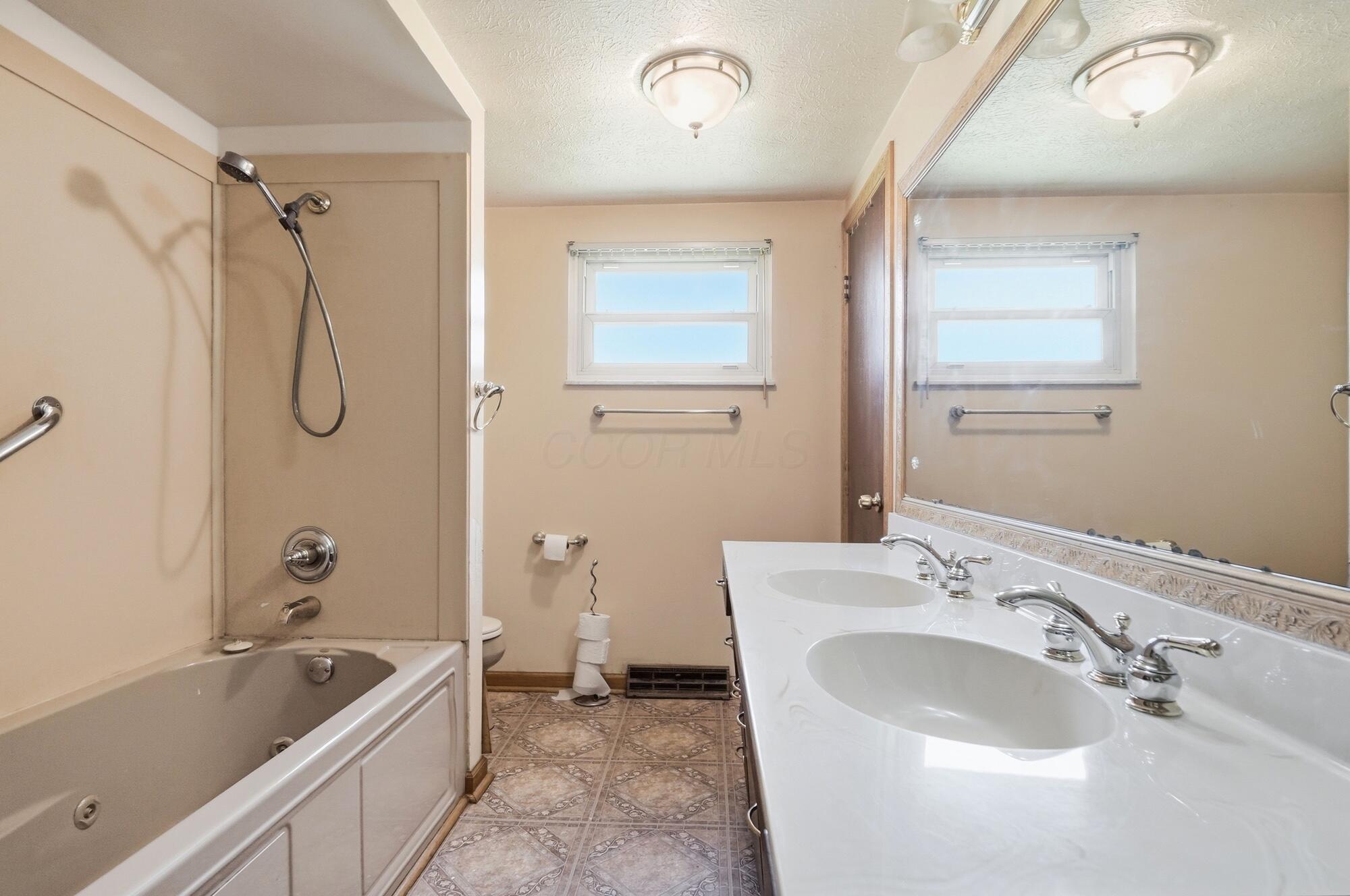 5417 Walshire Drive Property Photo 15