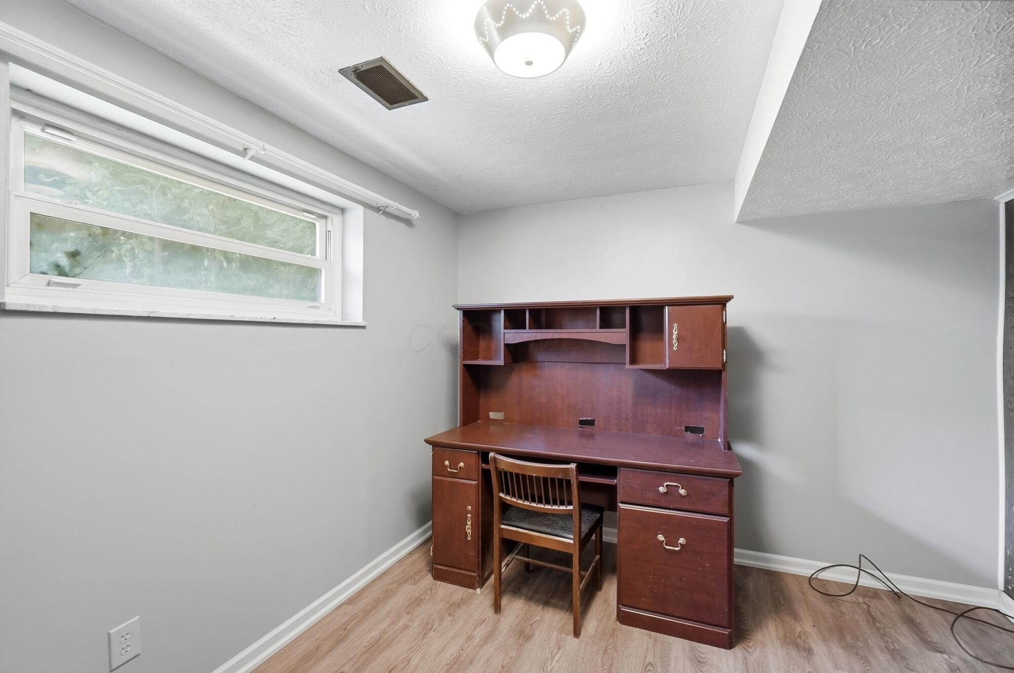 5417 Walshire Drive Property Photo 32