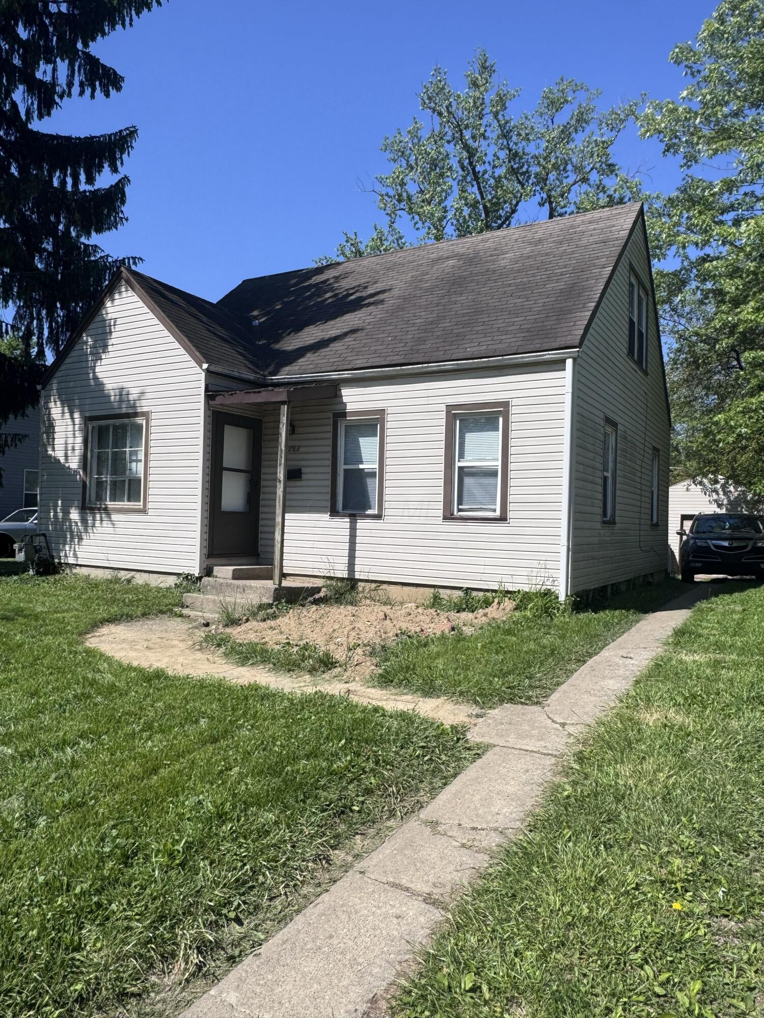 1753 Devonshire Road Property Photo 1