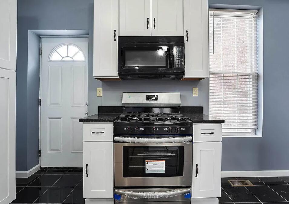 369 N Monroe Avenue Property Photo 5