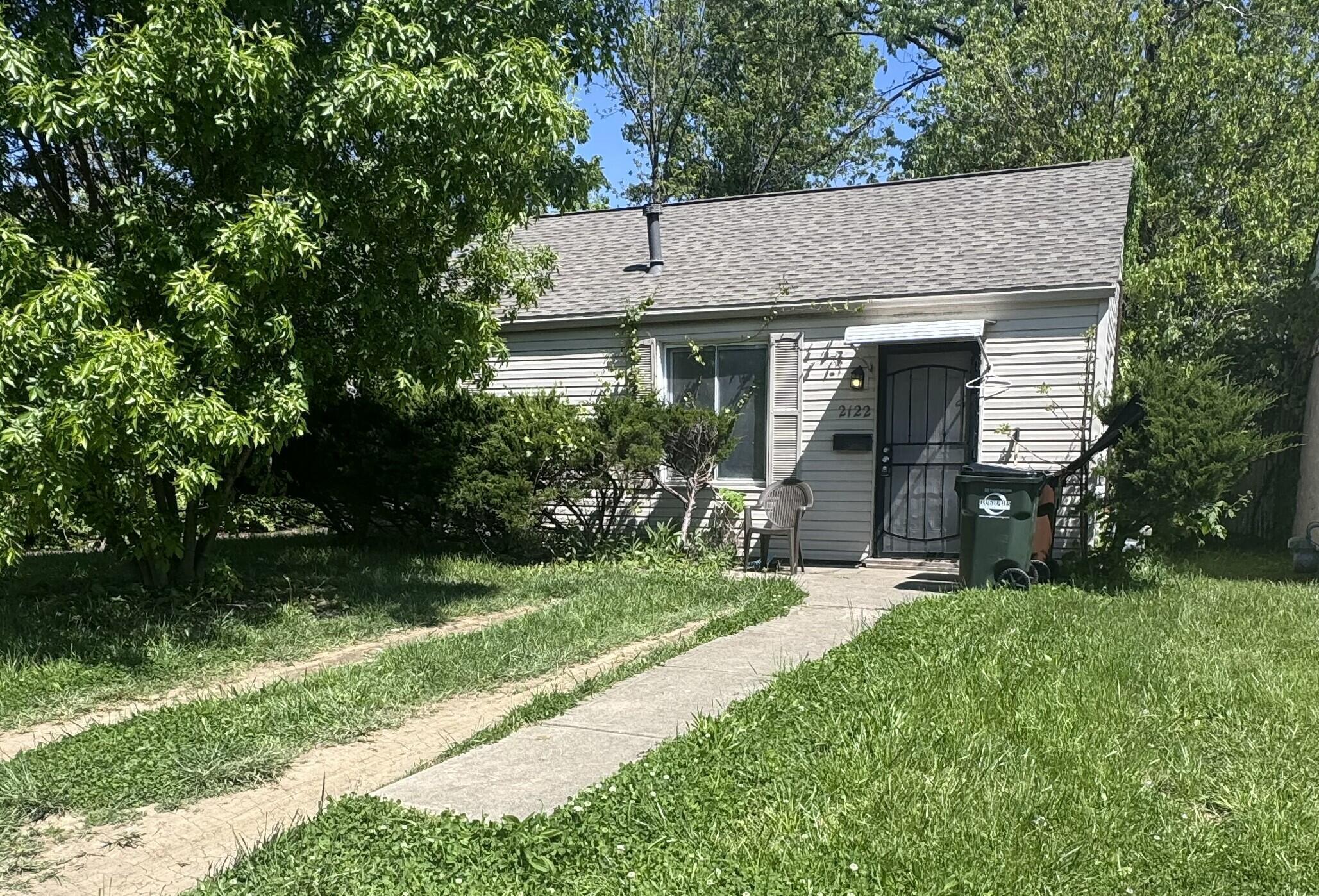 2122 Myrtle Avenue Property Photo 1