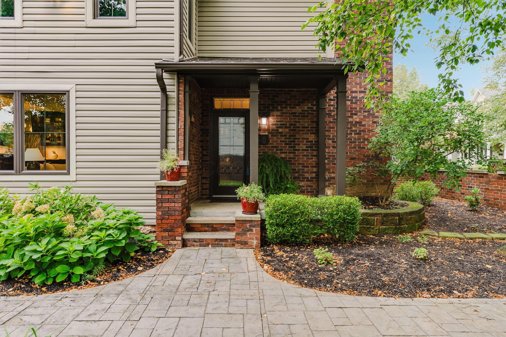 487 E Beck Street Property Photo 1