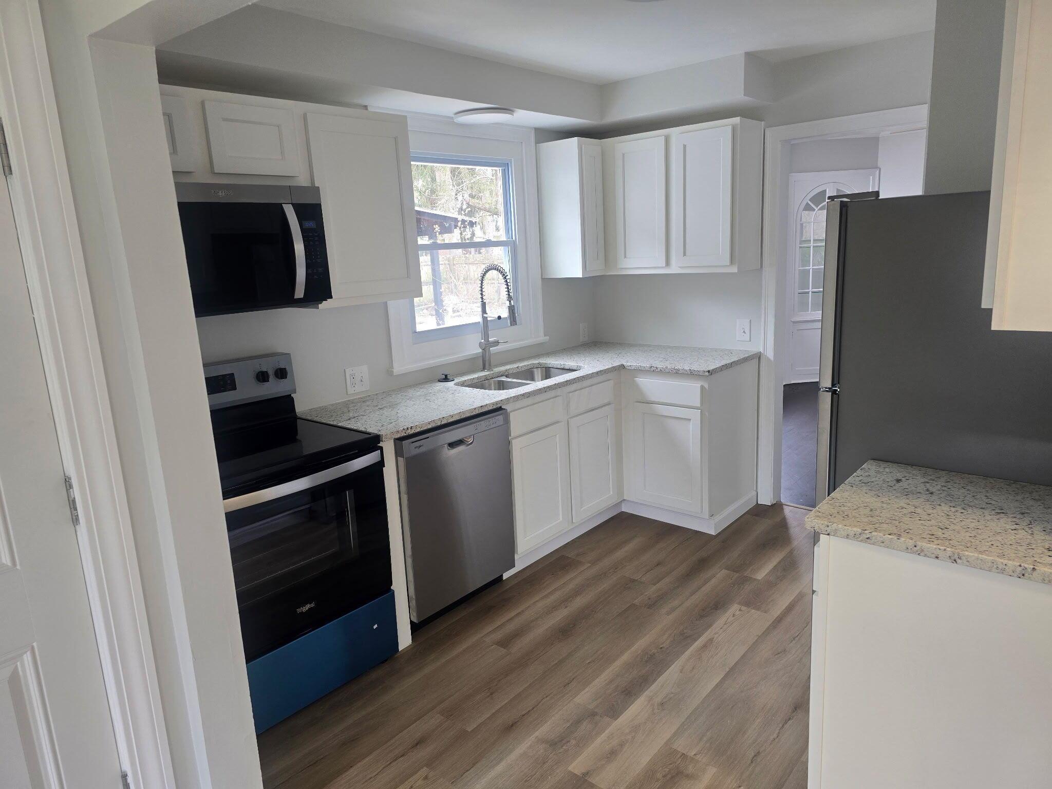 3950 Riverside Drive Property Photo 2