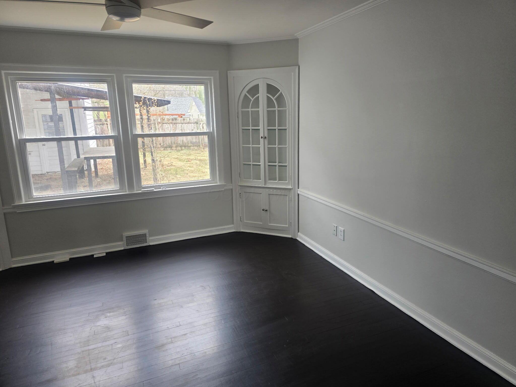 3950 Riverside Drive Property Photo 8