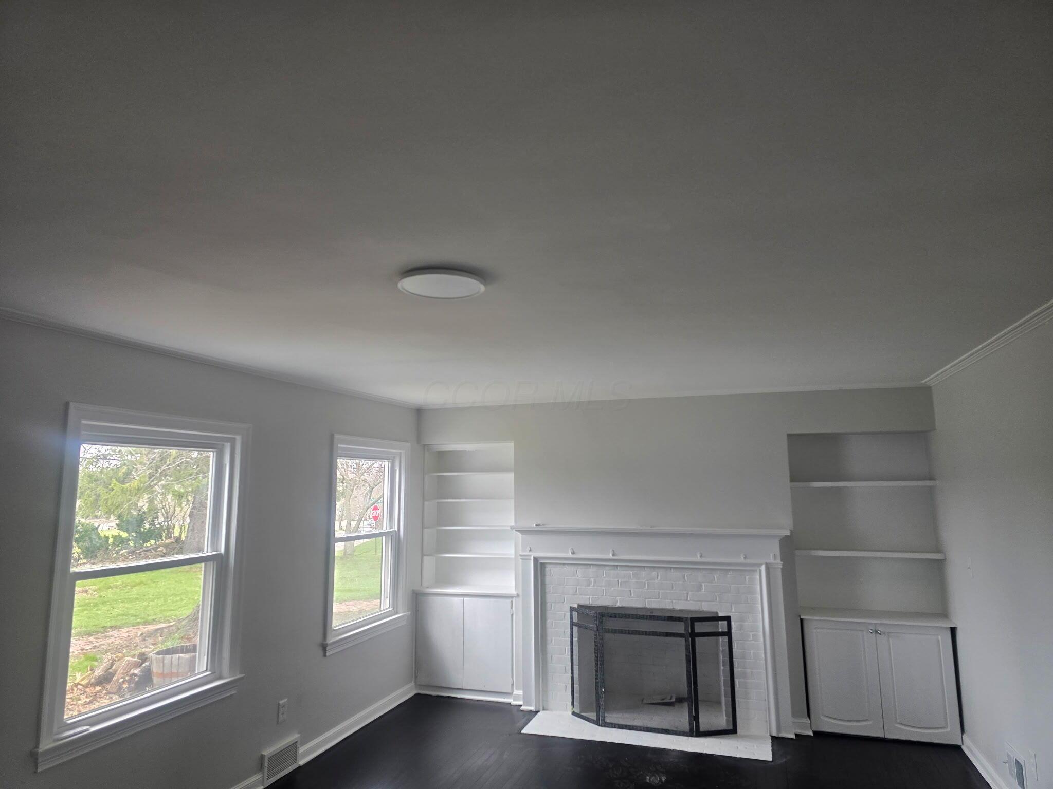 3950 Riverside Drive Property Photo 10