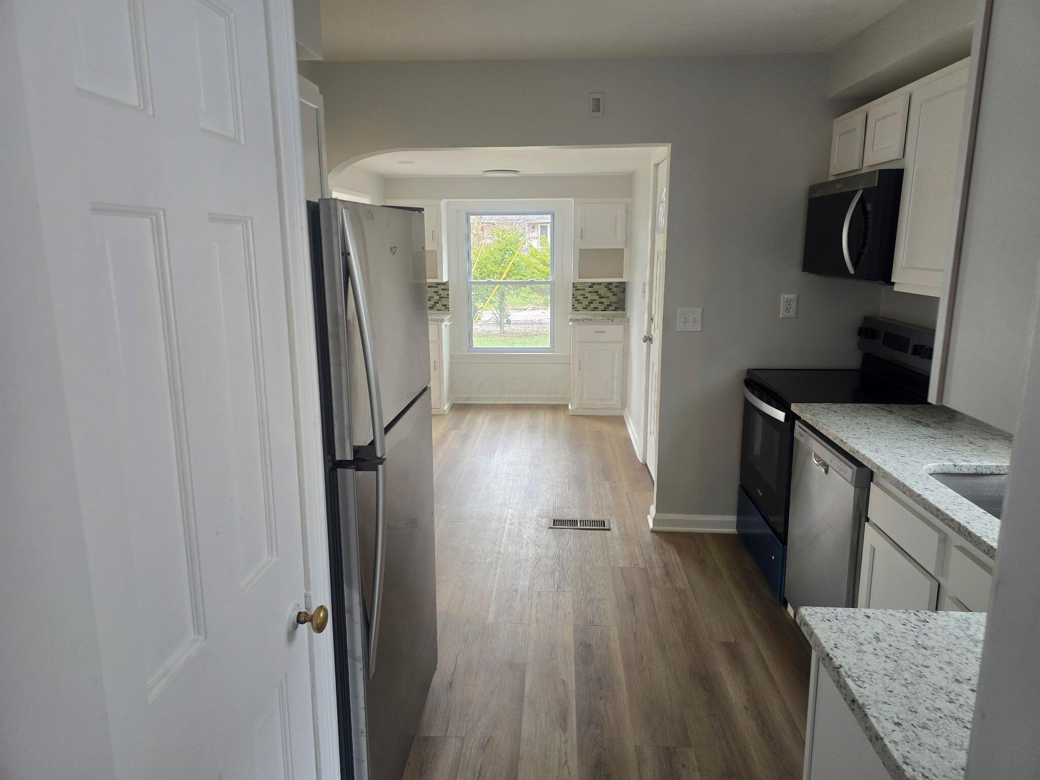 3950 Riverside Drive Property Photo 14