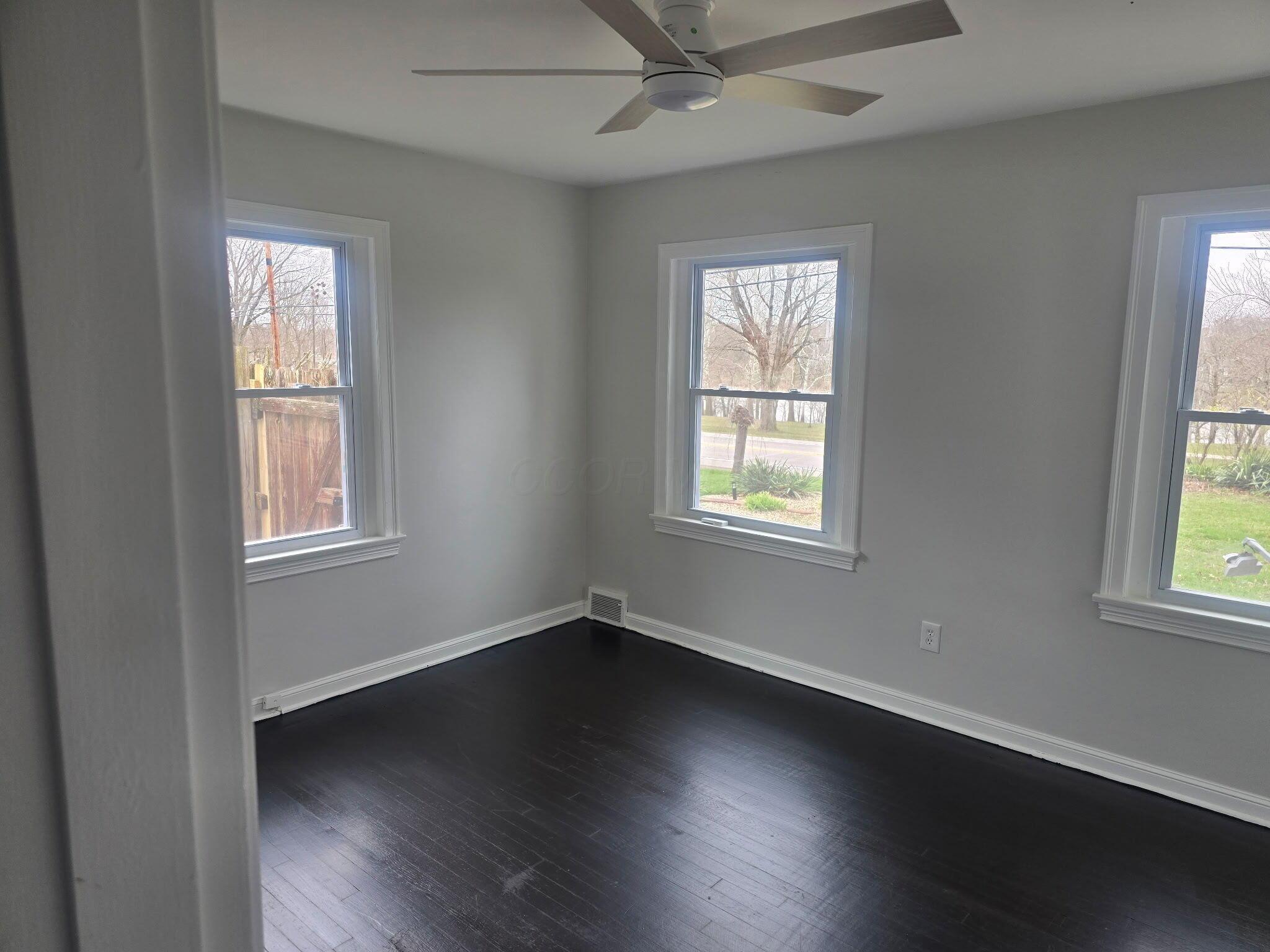 3950 Riverside Drive Property Photo 25
