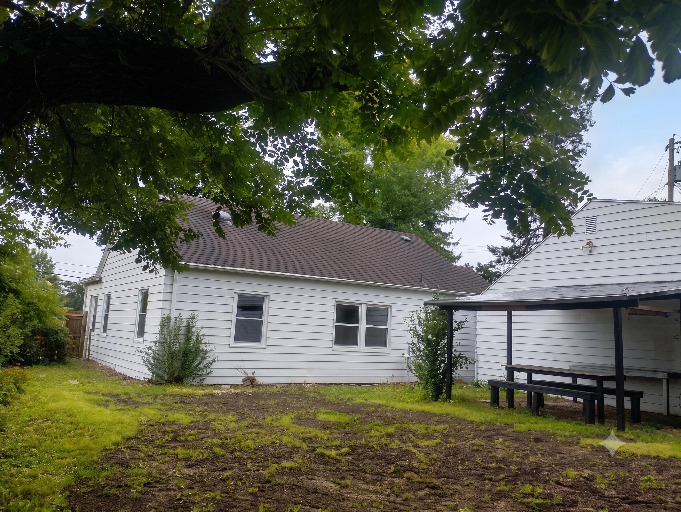 3950 Riverside Drive Property Photo 44