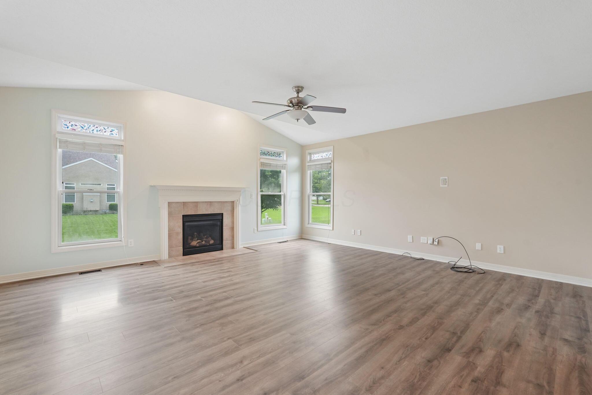 6294 Jeffrelyn Drive Property Photo 10