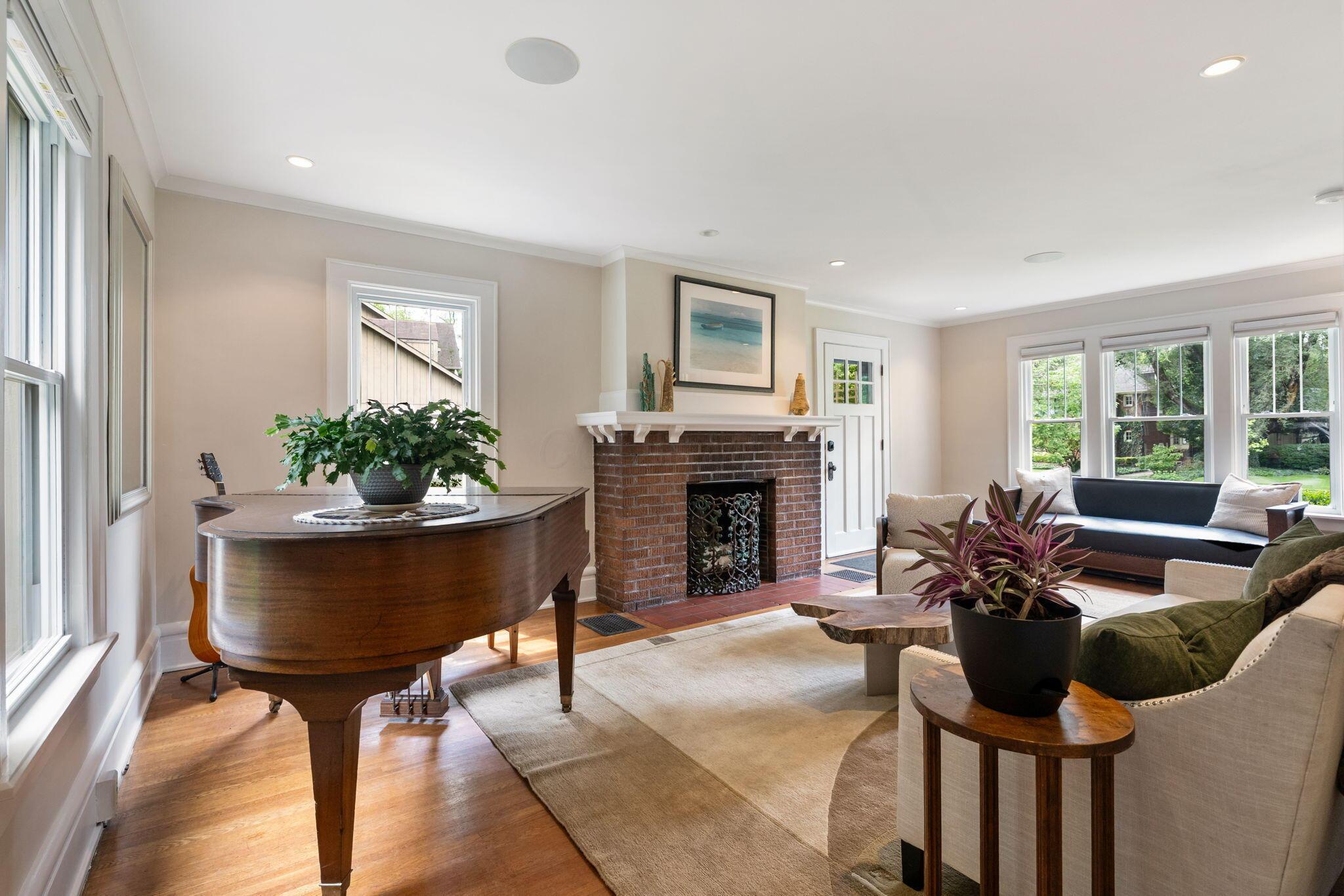 1634 Cambridge Boulevard Property Photo 10