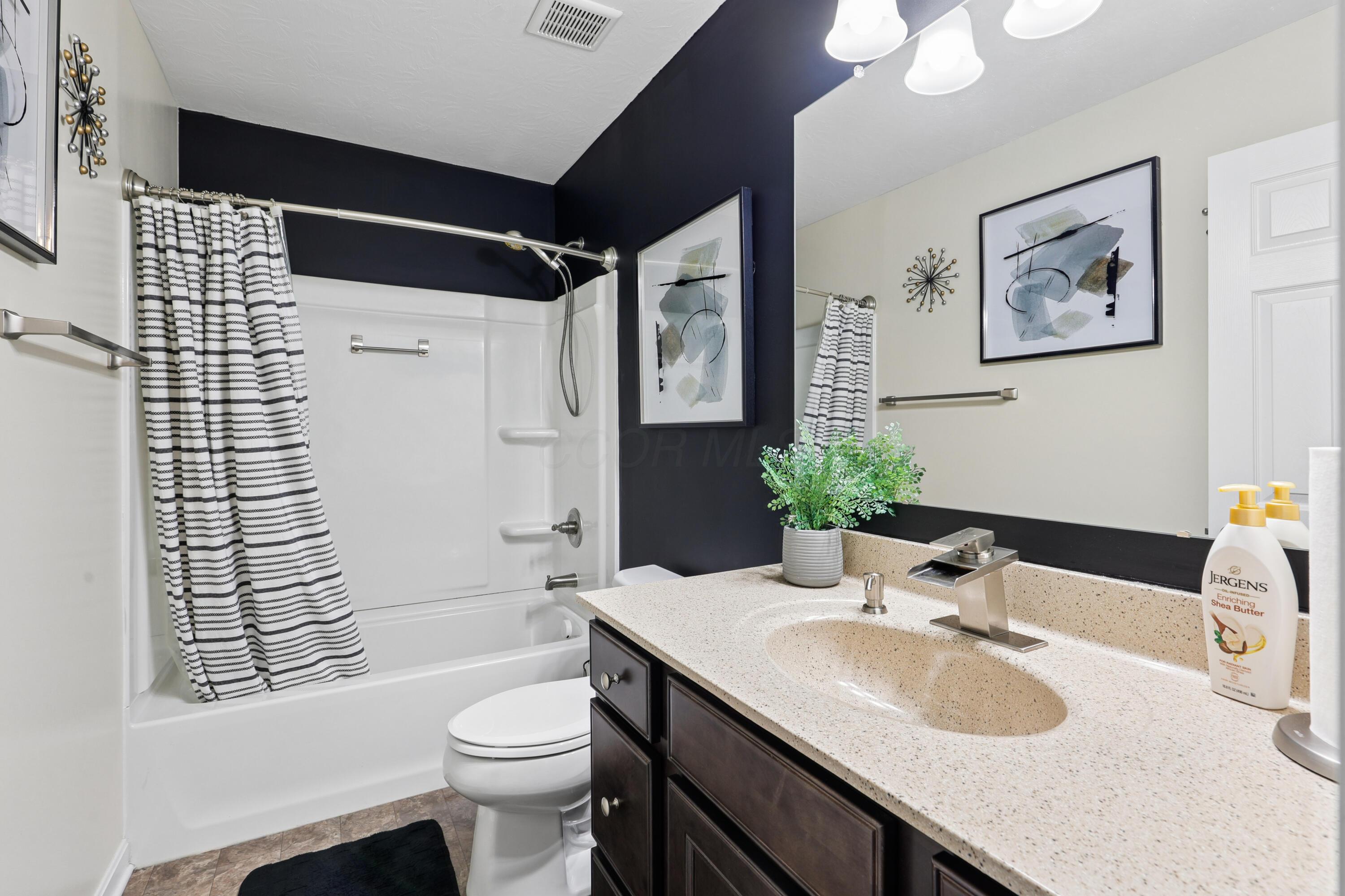 7481 Winding Path Court Property Photo 23