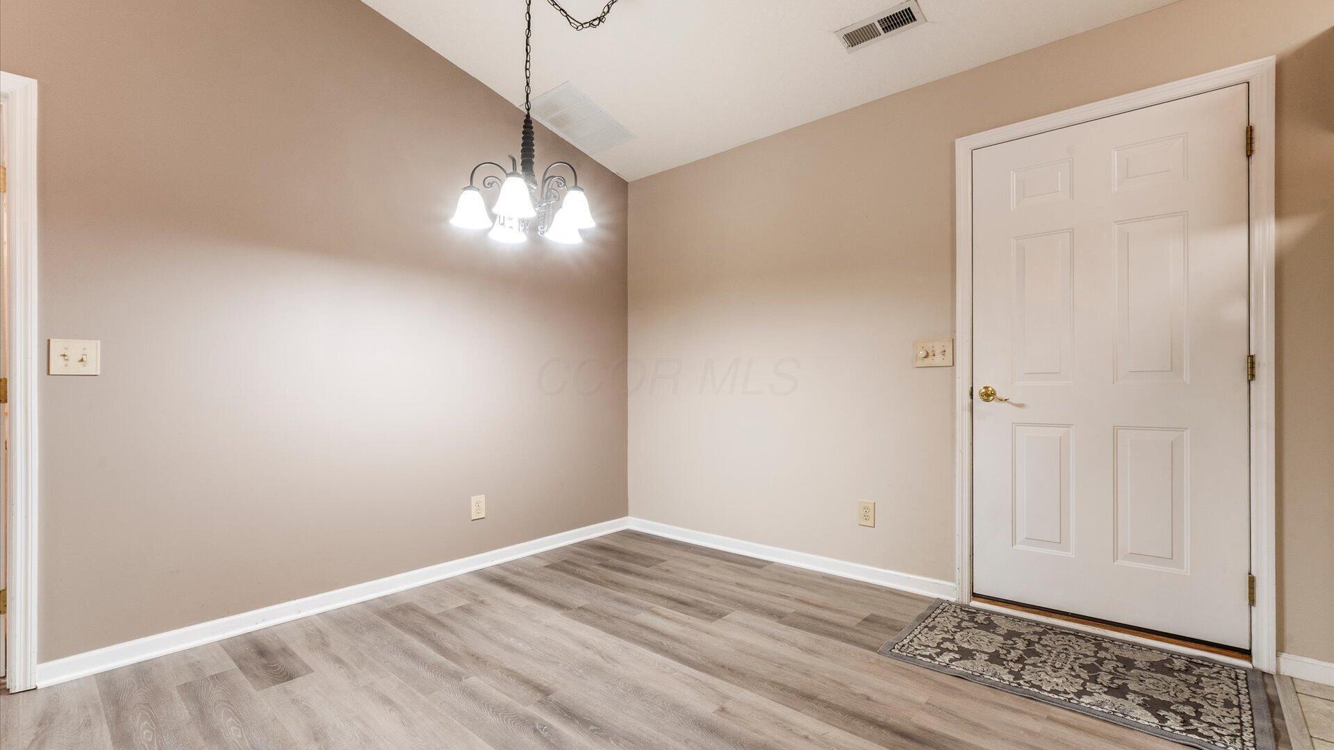 643 Kensington Drive Property Photo 12