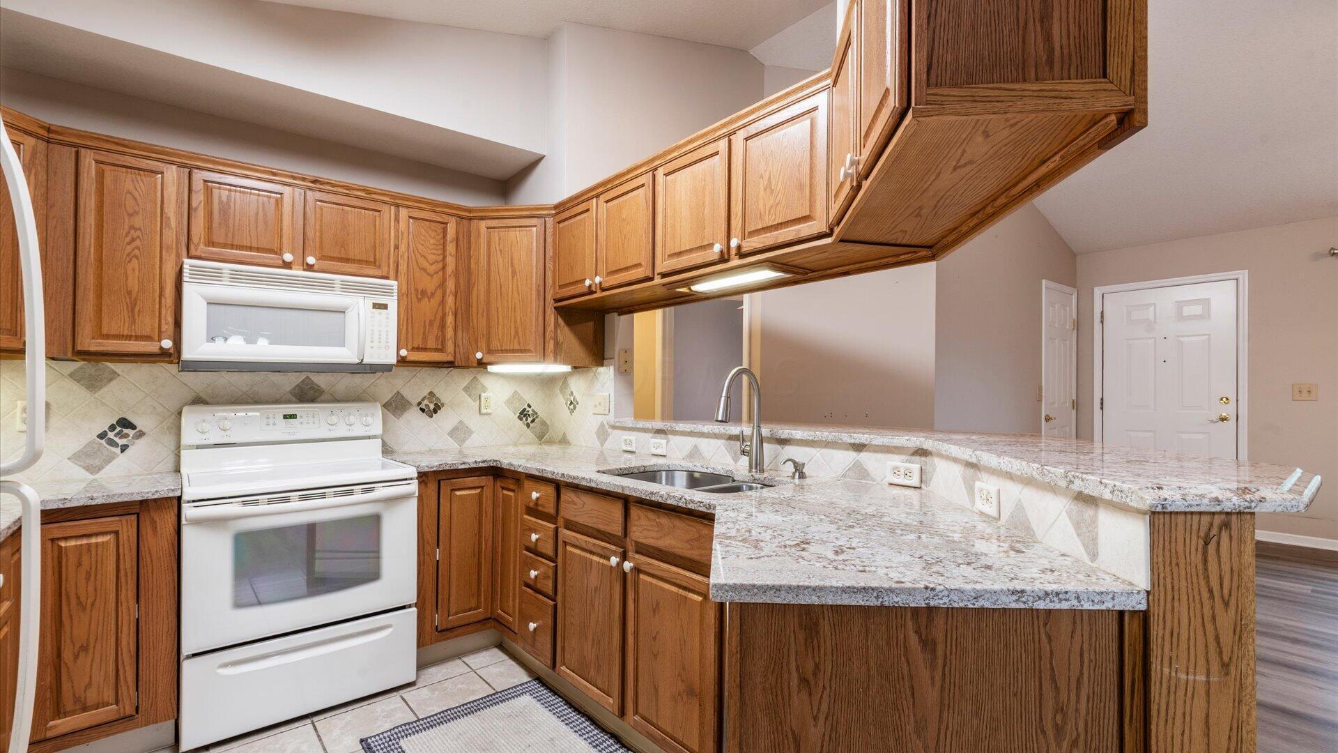 643 Kensington Drive Property Photo 16