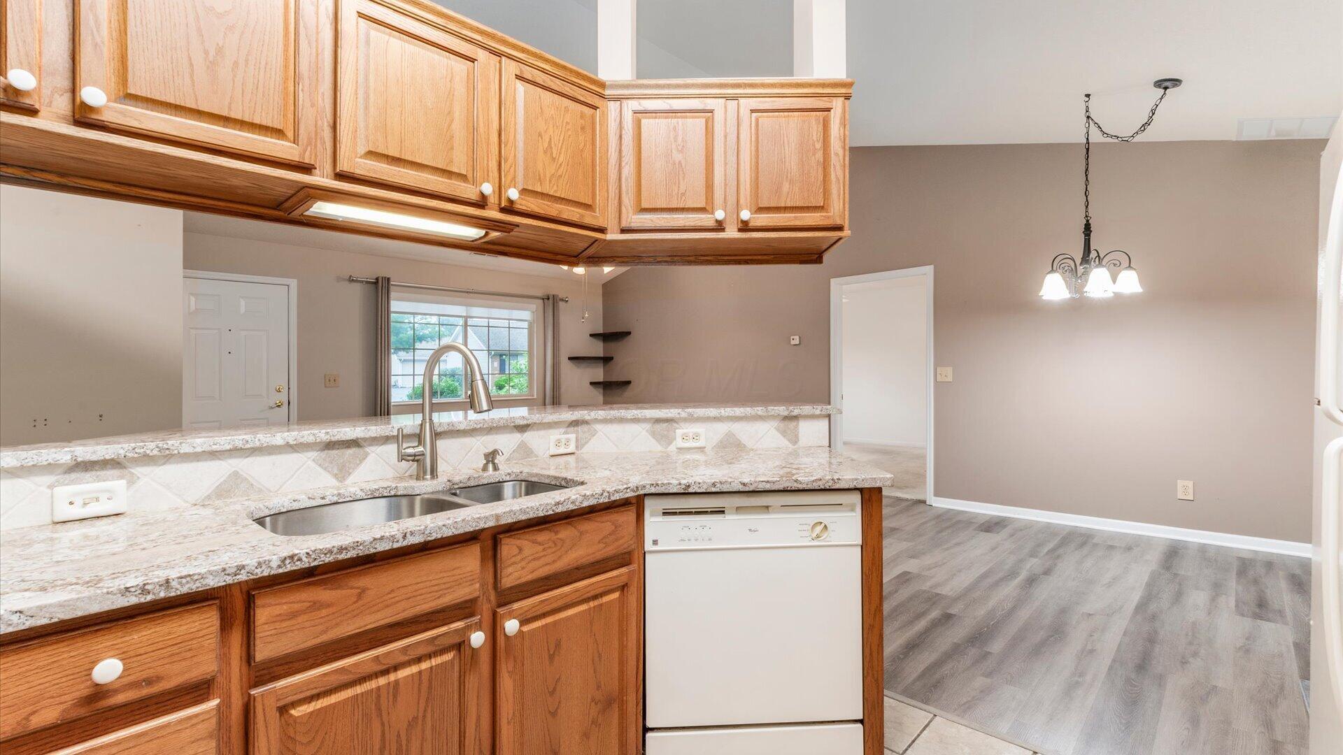 643 Kensington Drive Property Photo 17