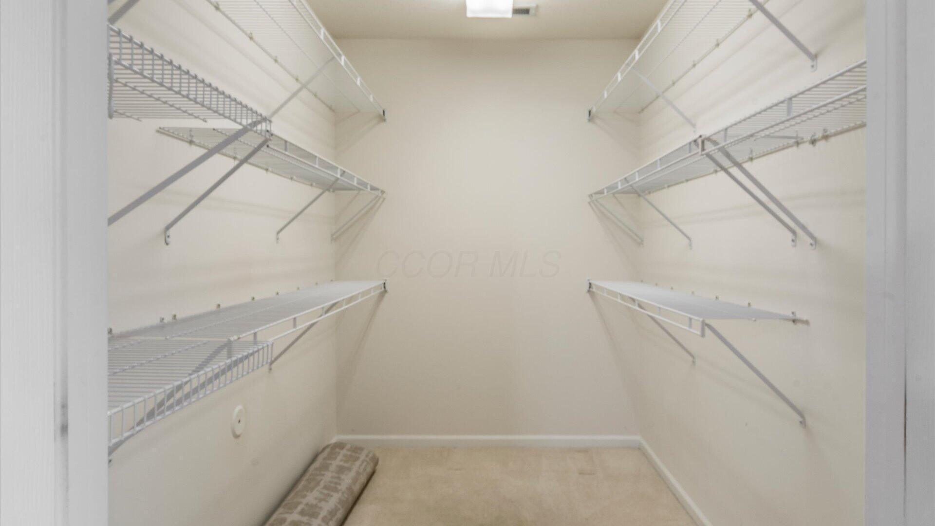 643 Kensington Drive Property Photo 25