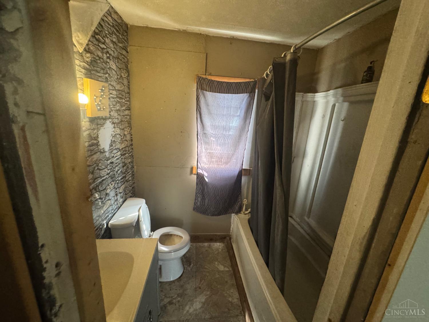 231 Edgewood Avenue Property Photo 6