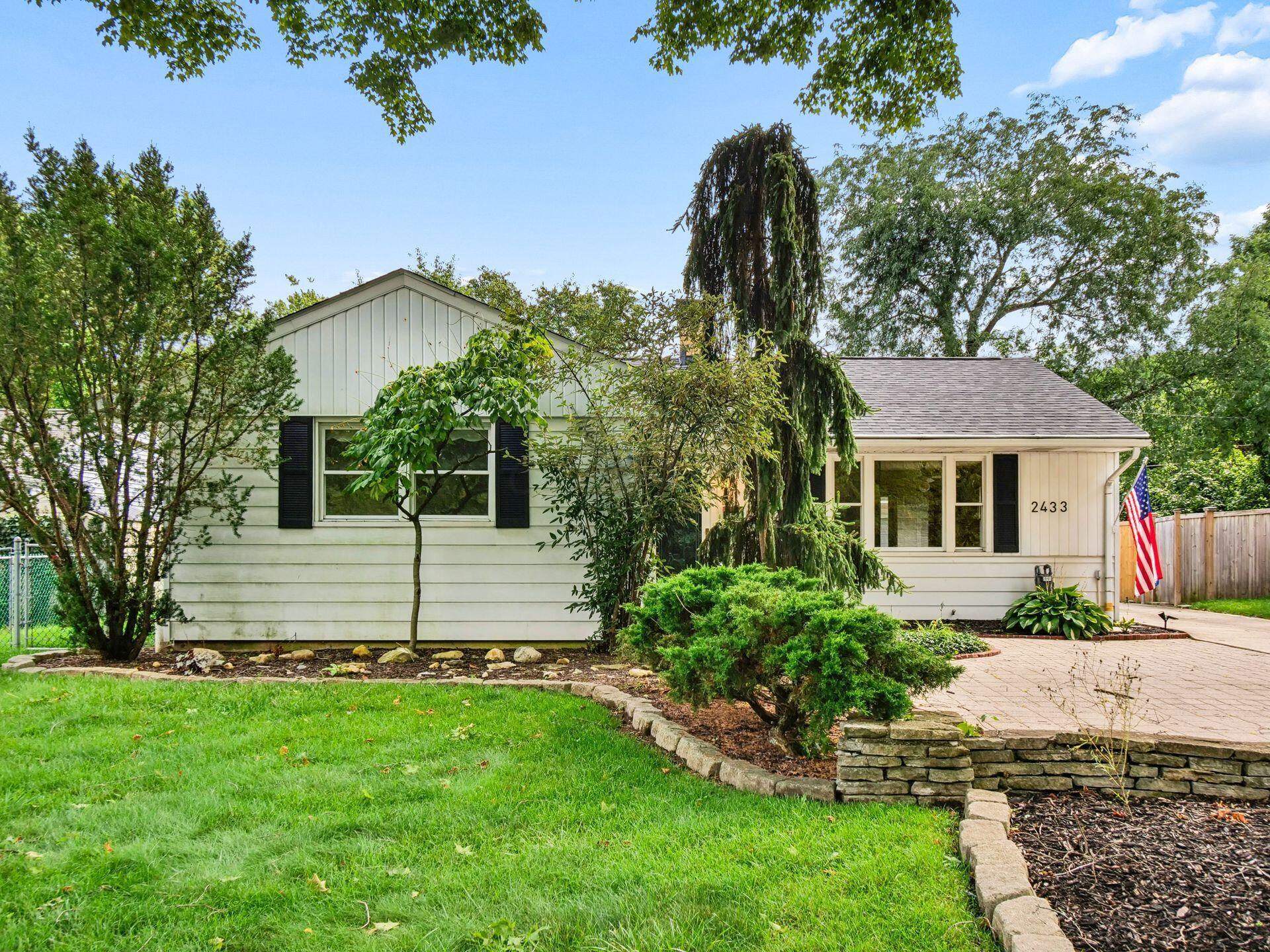 2433 Fishinger Road Property Photo 2
