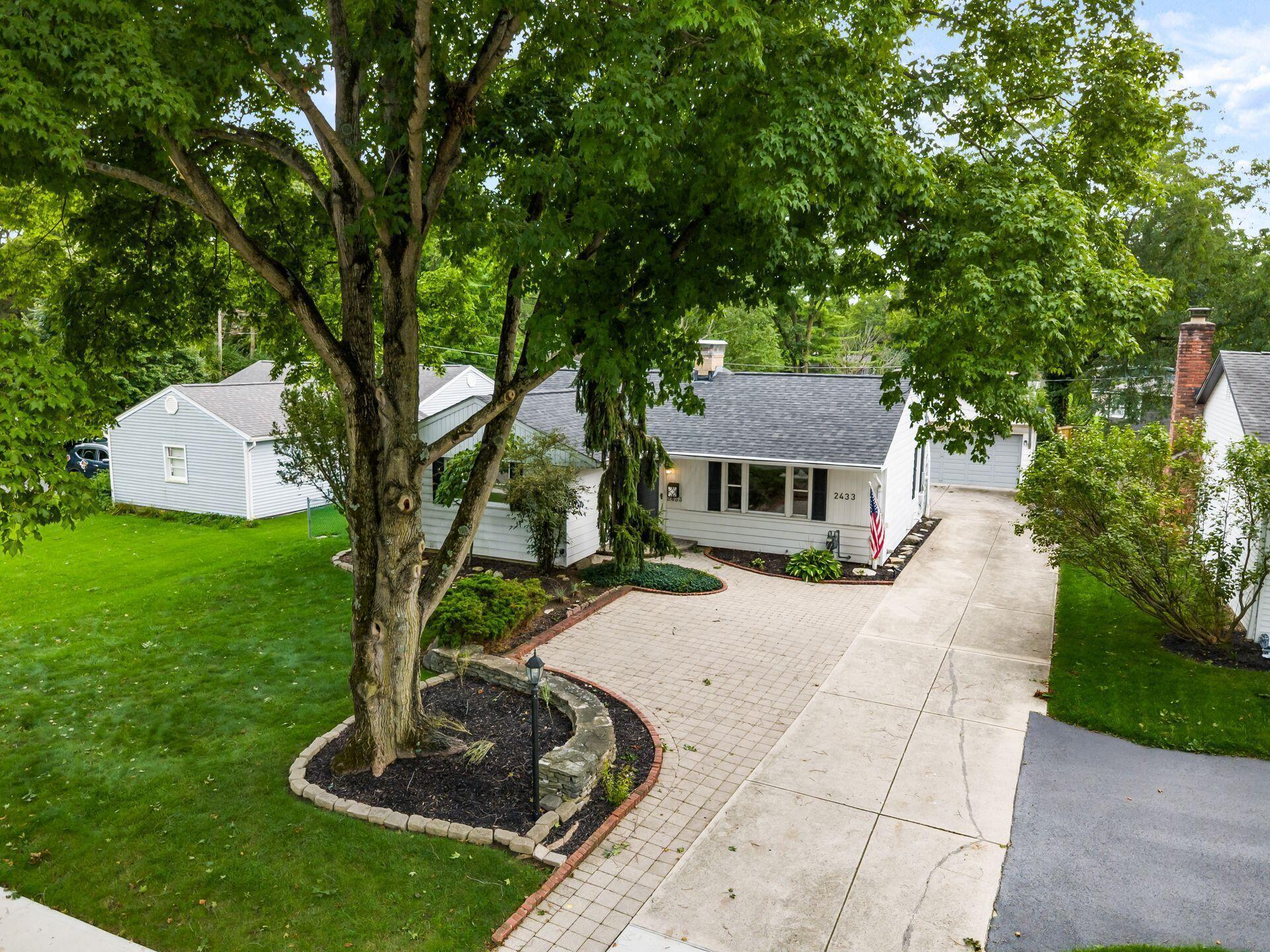 2433 Fishinger Road Property Photo 3