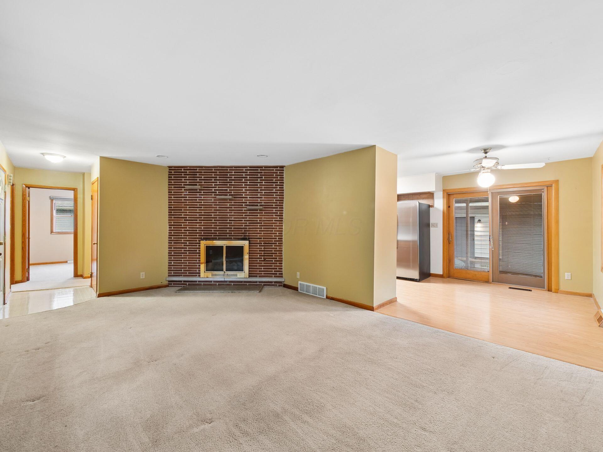 2433 Fishinger Road Property Photo 10