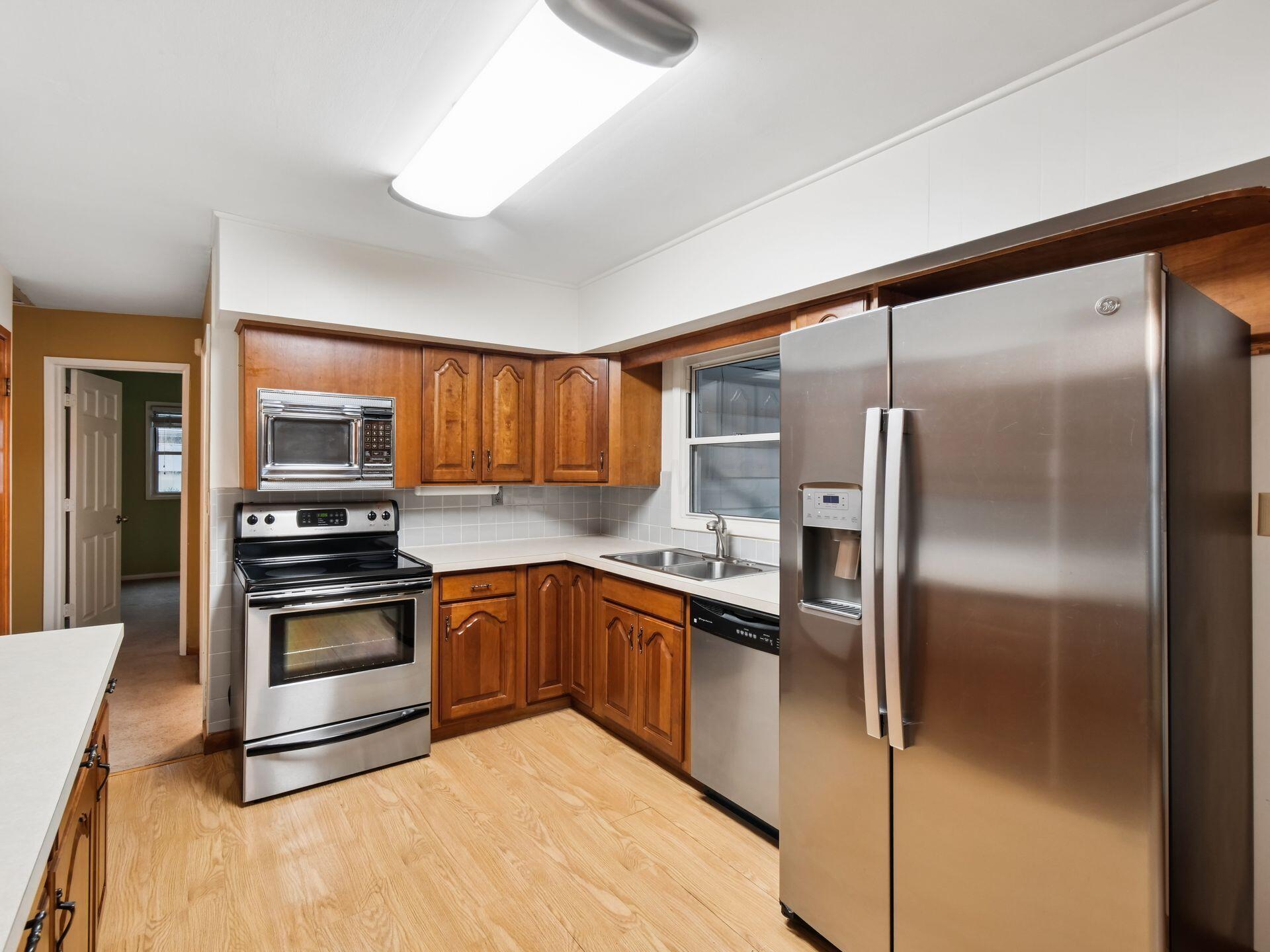 2433 Fishinger Road Property Photo 16