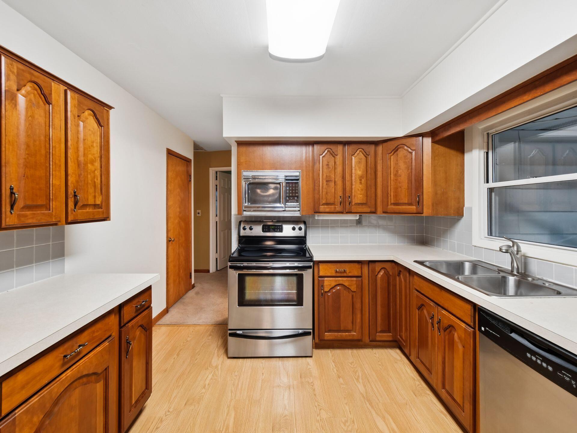 2433 Fishinger Road Property Photo 19