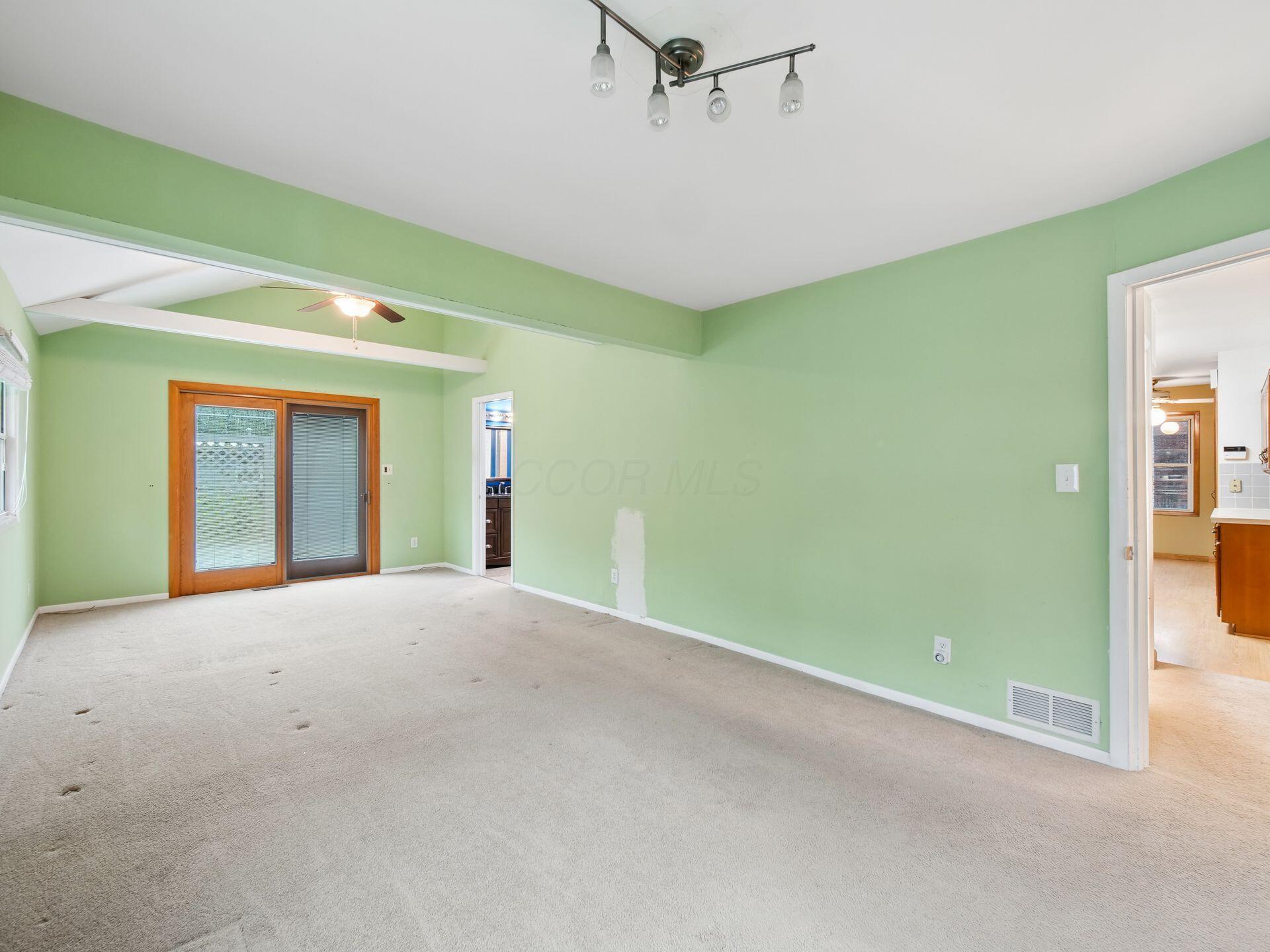 2433 Fishinger Road Property Photo 20