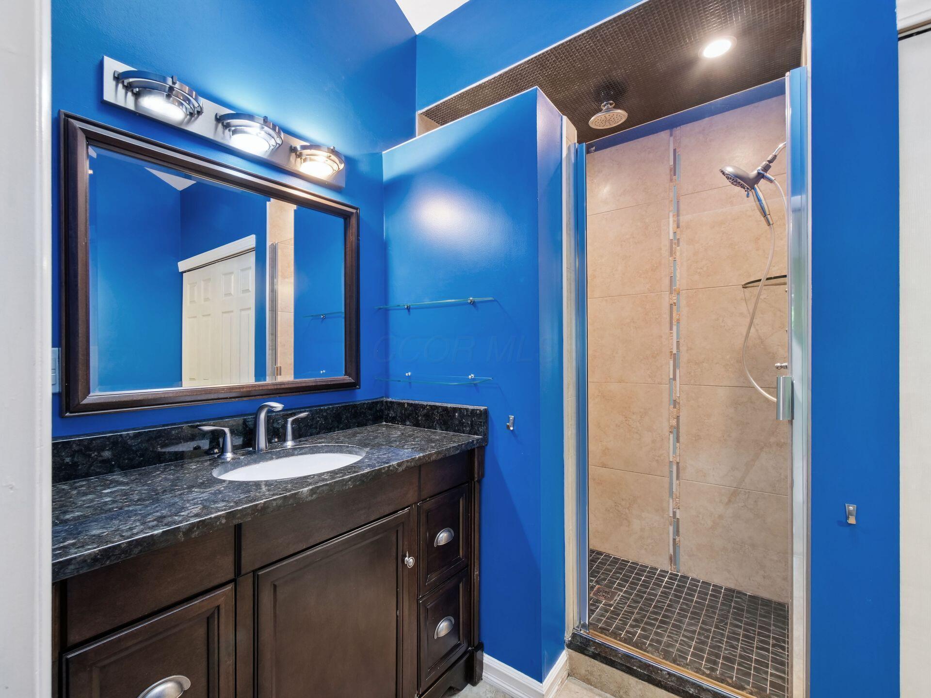 2433 Fishinger Road Property Photo 28