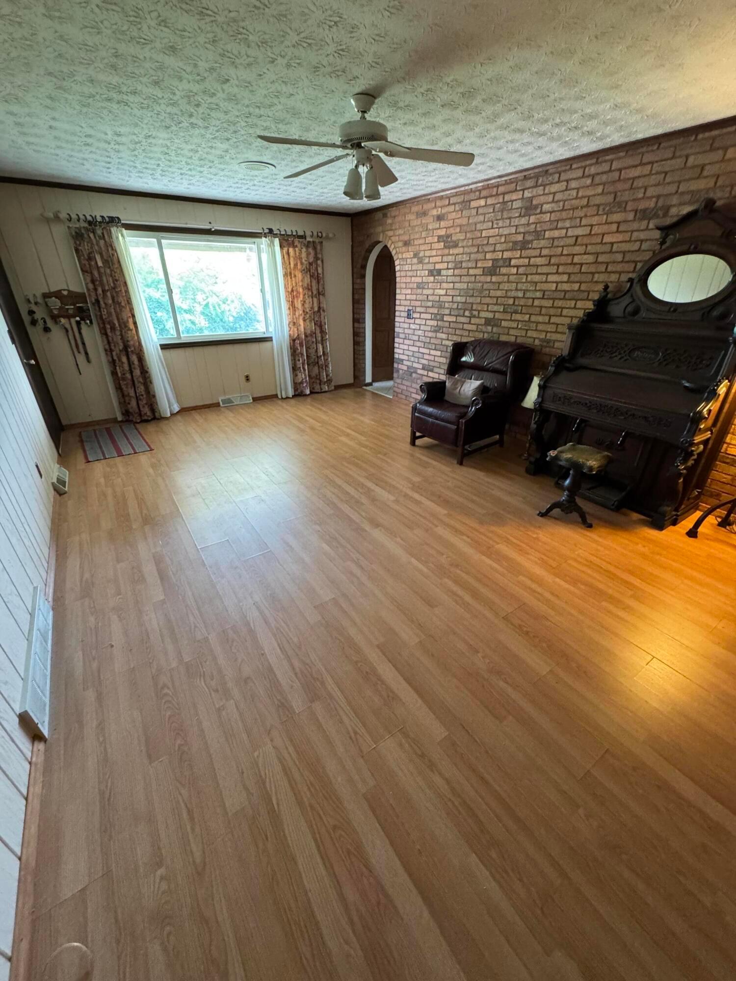 6832 Young Road Property Photo 8