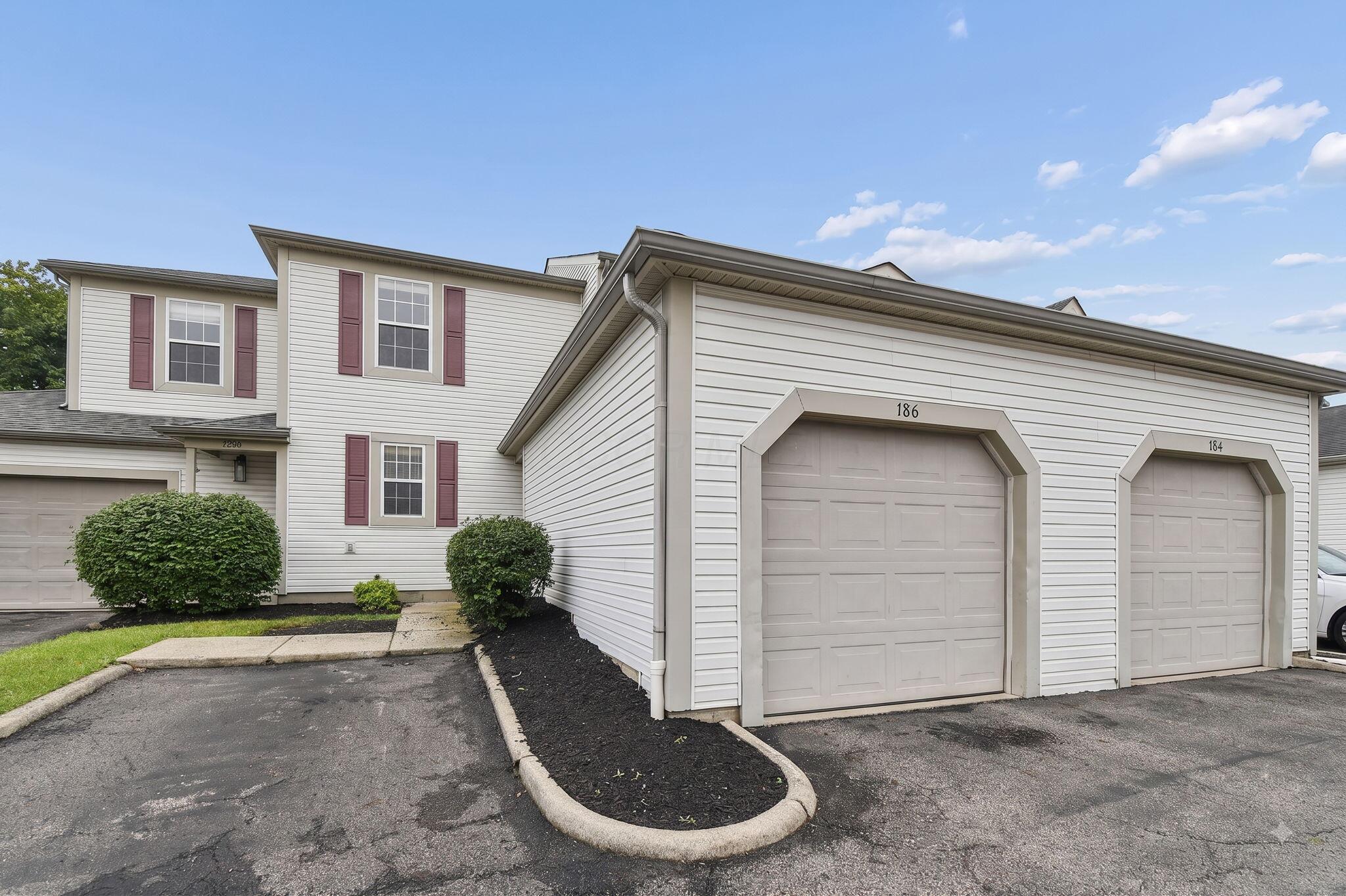186 Macfalls Way, 17b Property Photo 3