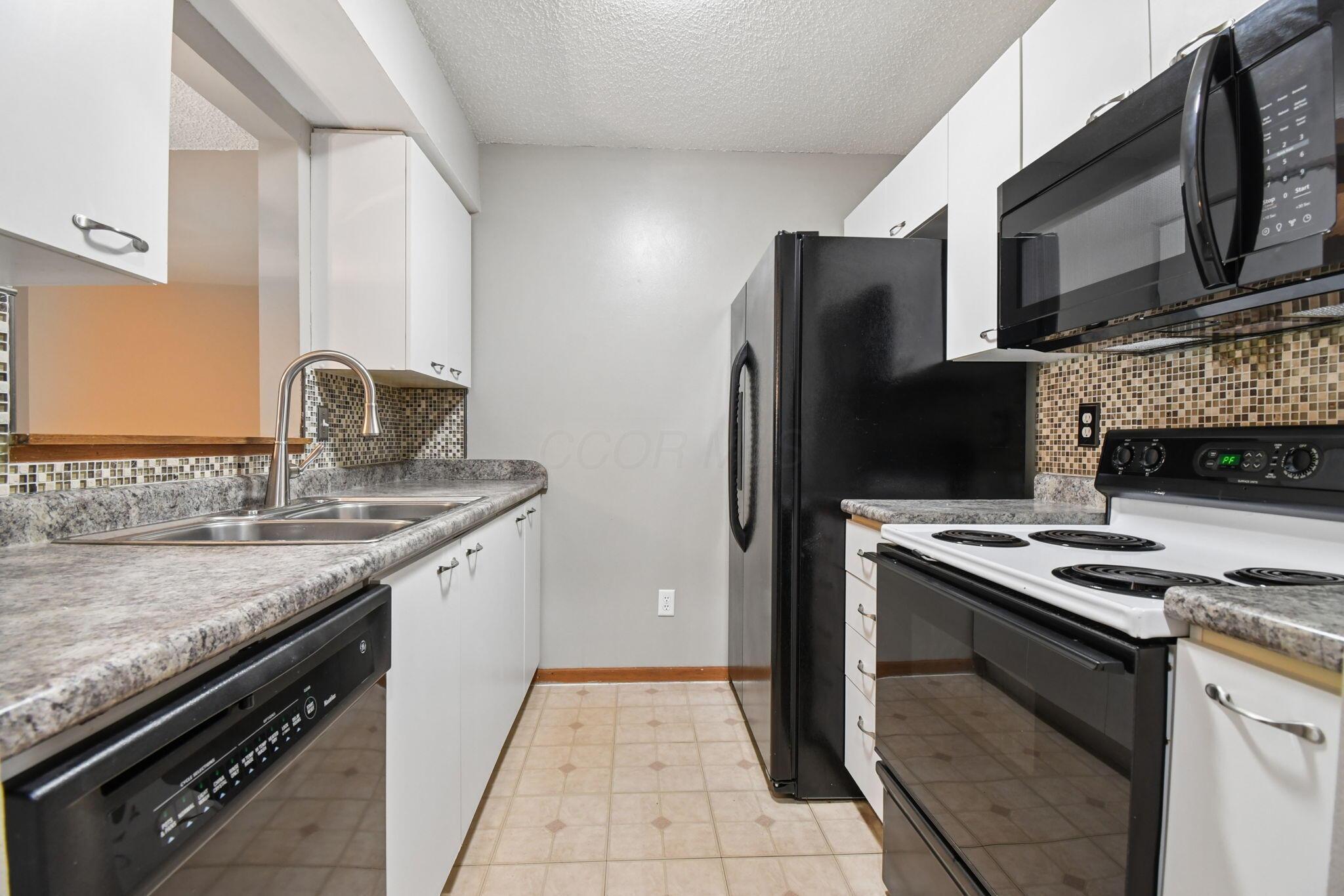 186 Macfalls Way, 17b Property Photo 8