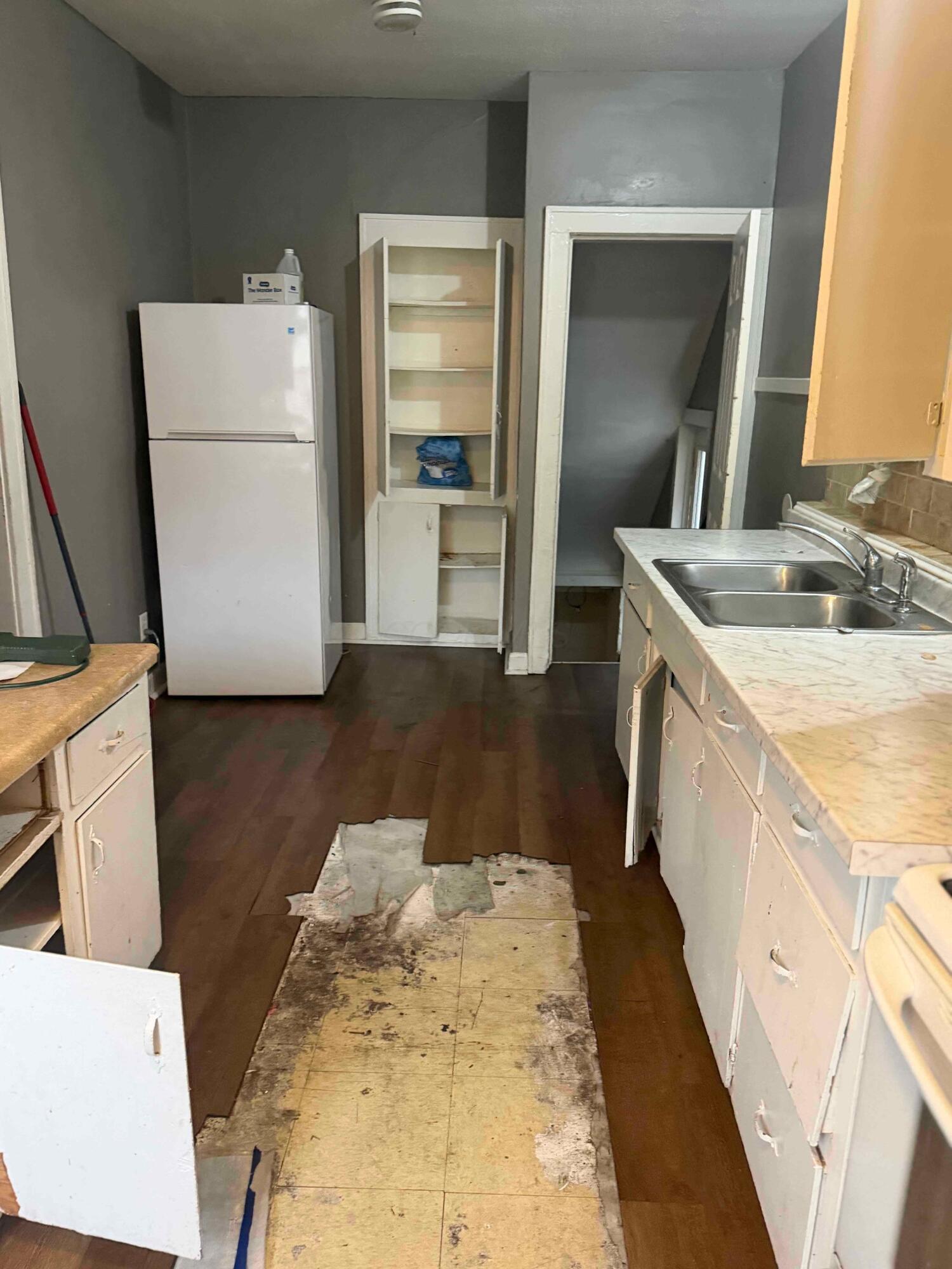 28 S Warren Avenue Property Photo 5