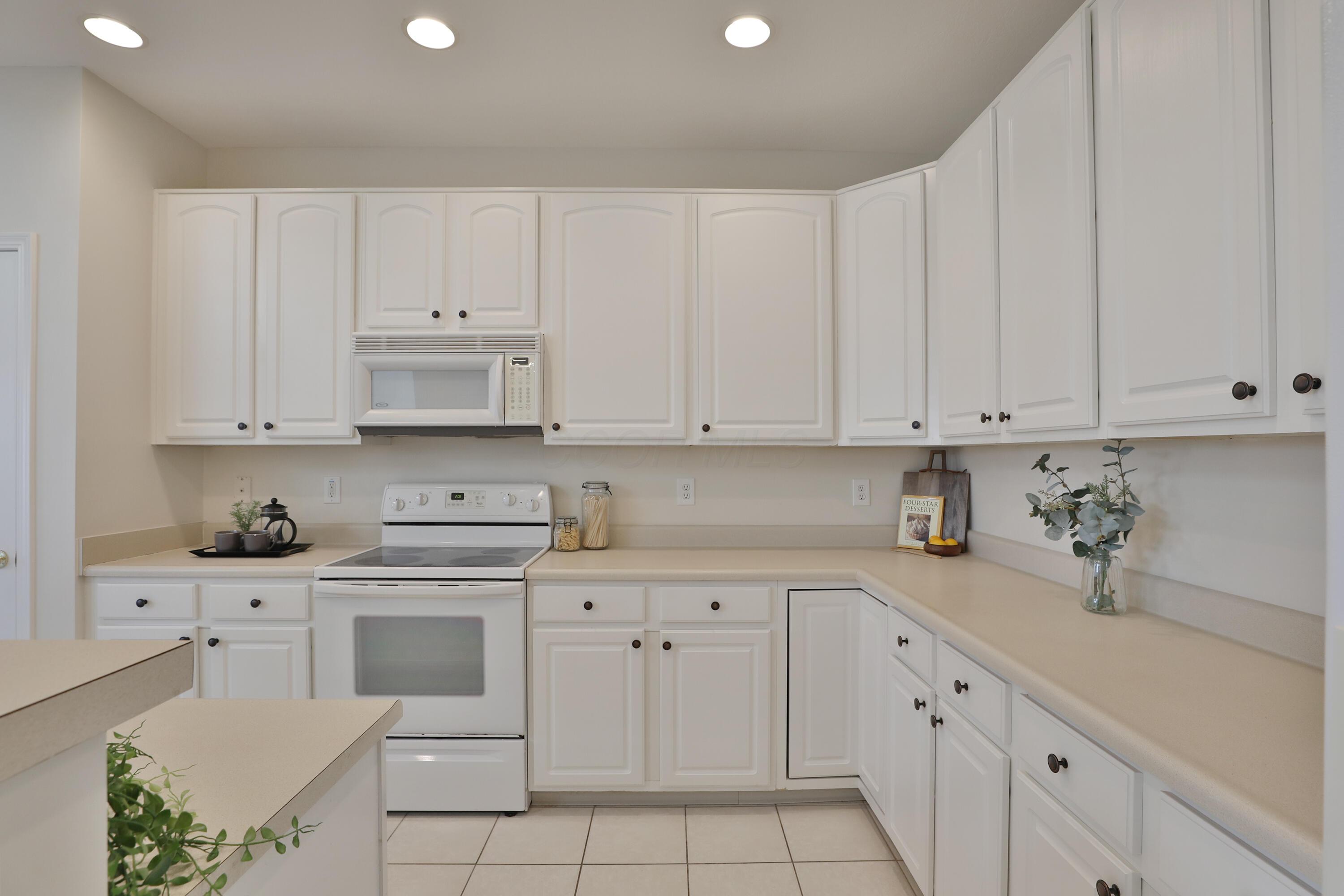 5037 Barkstone Drive Property Photo 8