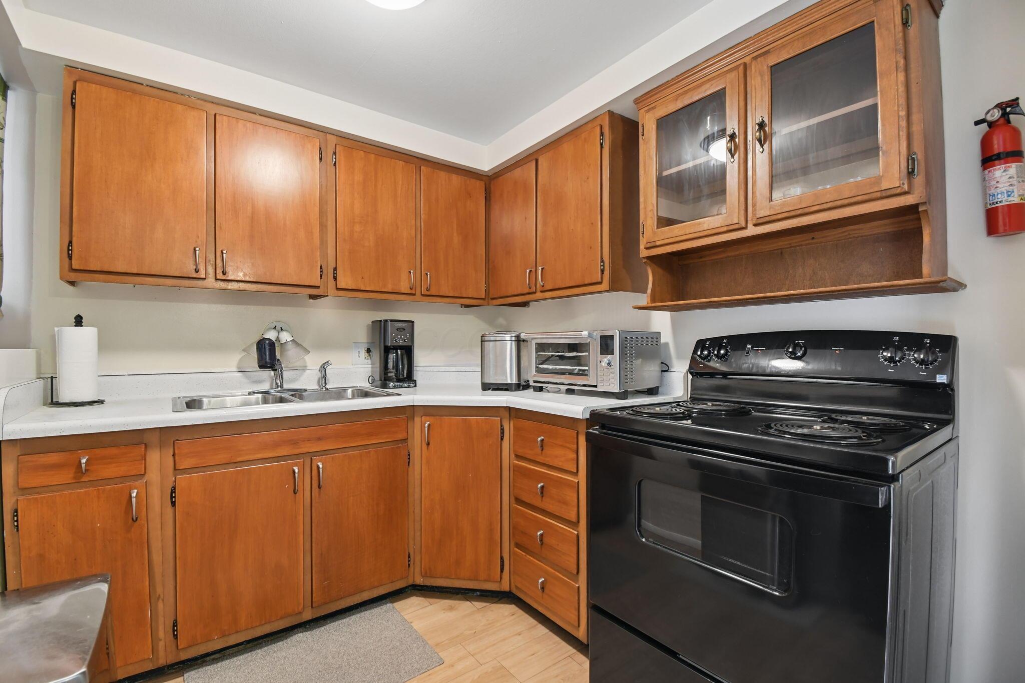 7054 Shaulis Drive Property Photo 10