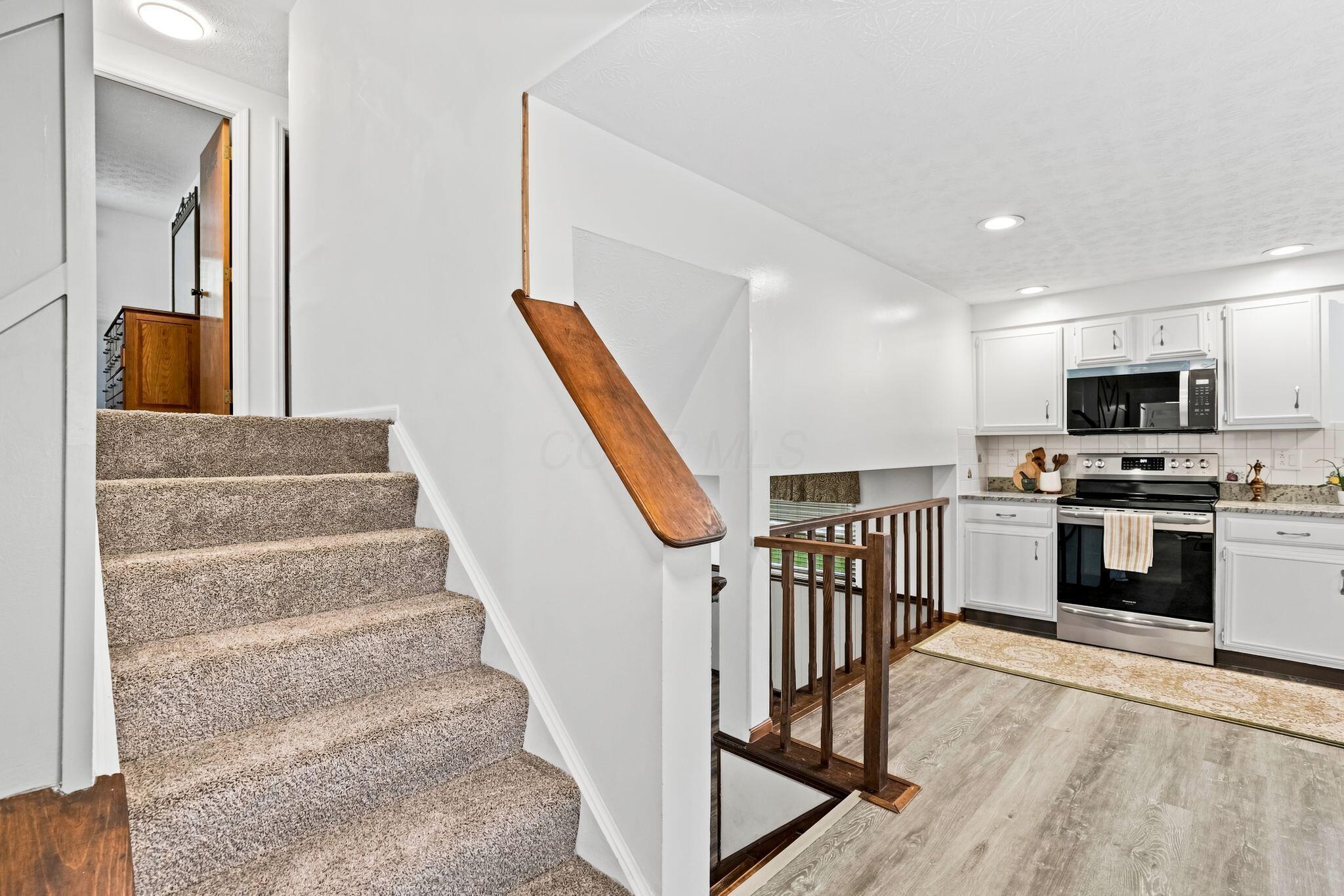 5723 Greendale Drive Property Photo 14