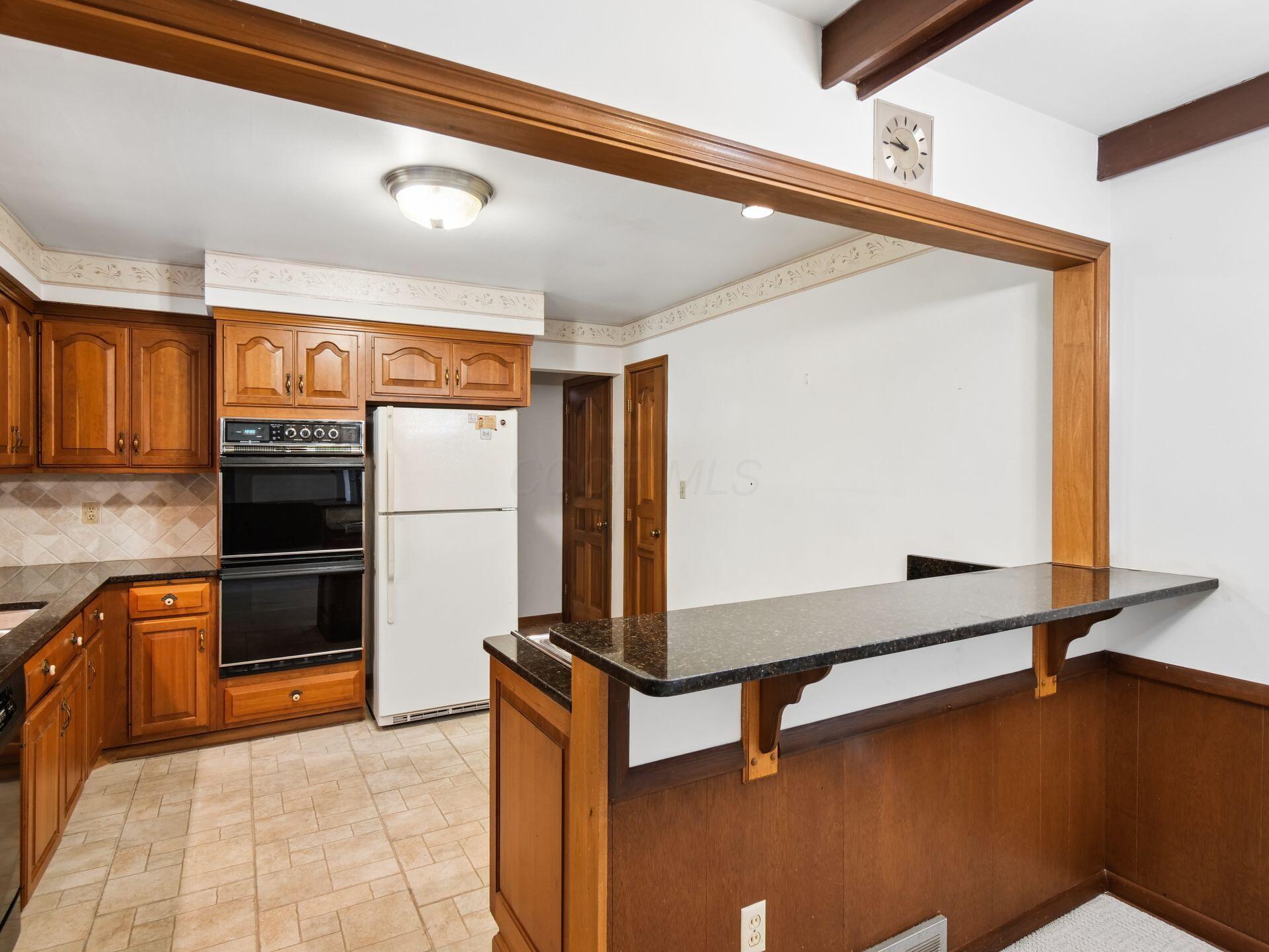 1069 Kennington Avenue Property Photo 12