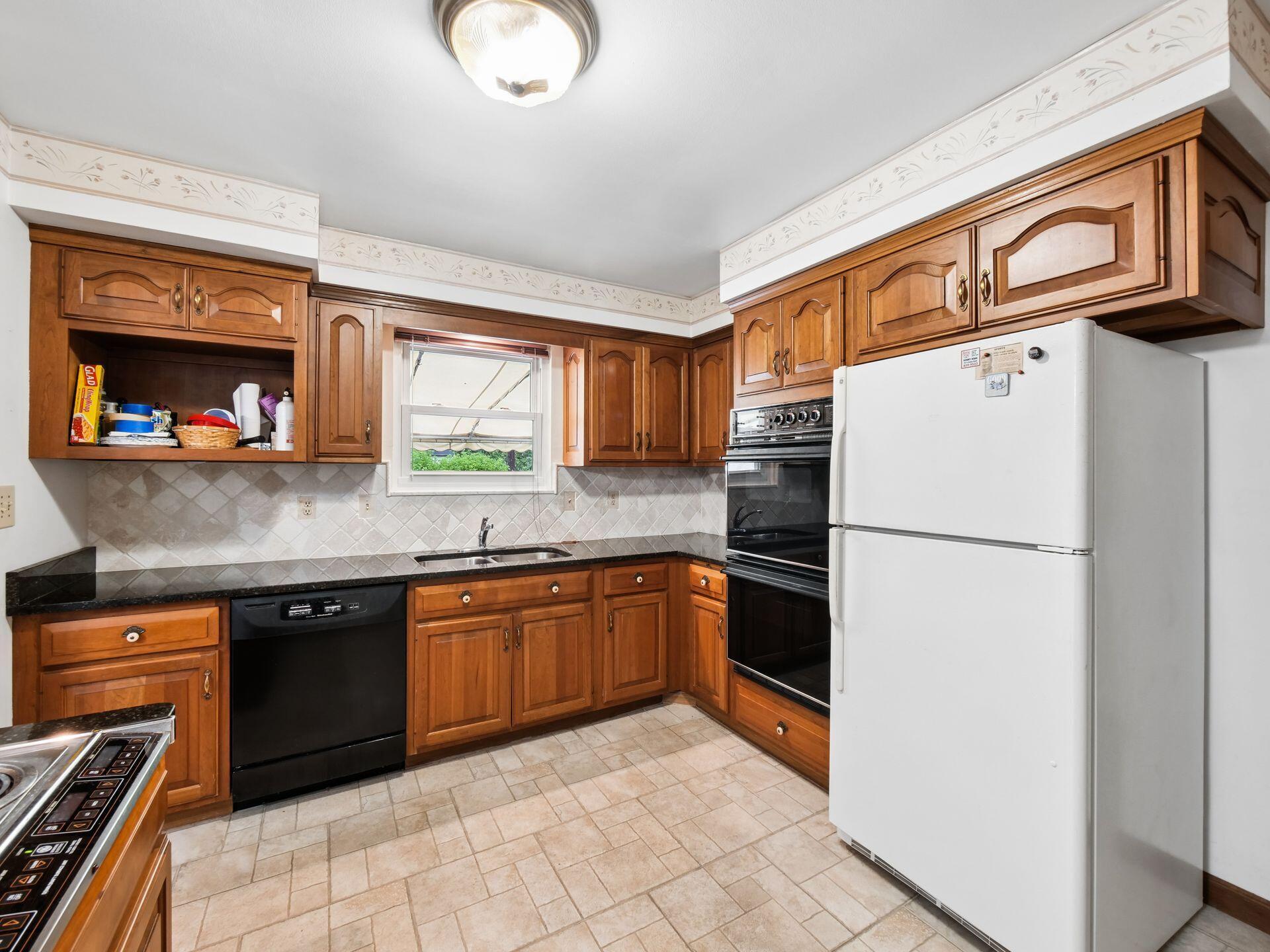 1069 Kennington Avenue Property Photo 16