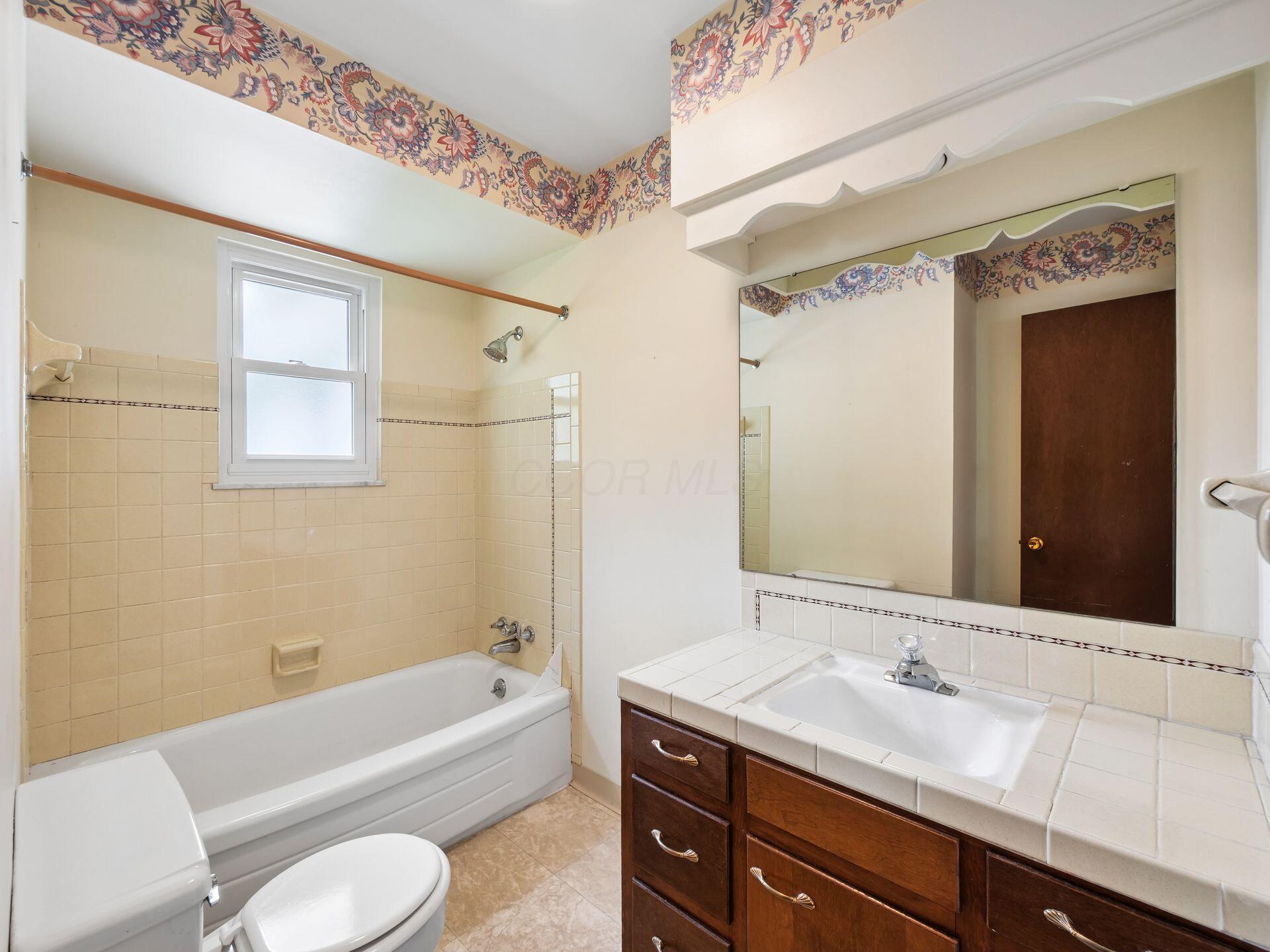 1069 Kennington Avenue Property Photo 24