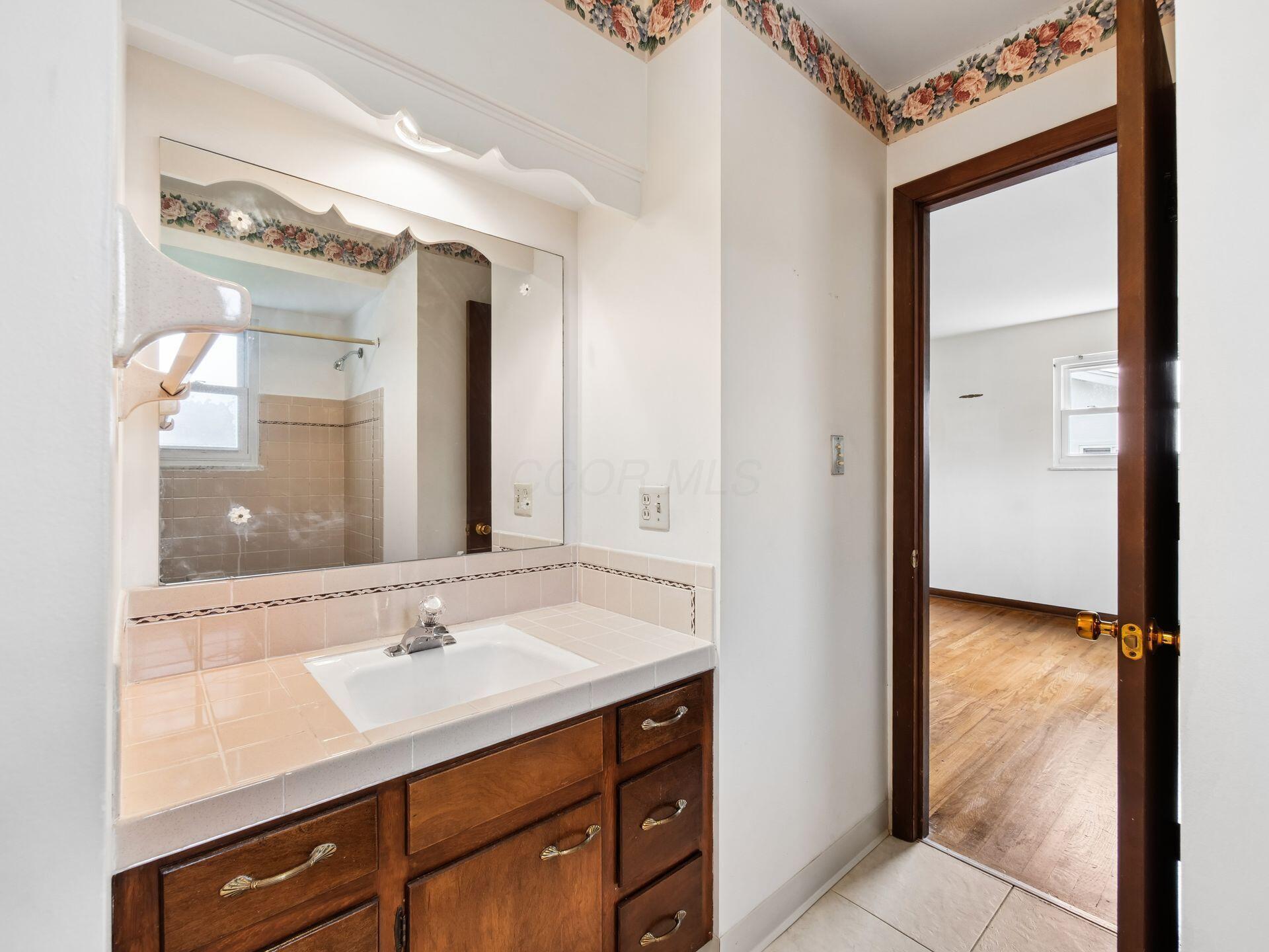1069 Kennington Avenue Property Photo 25