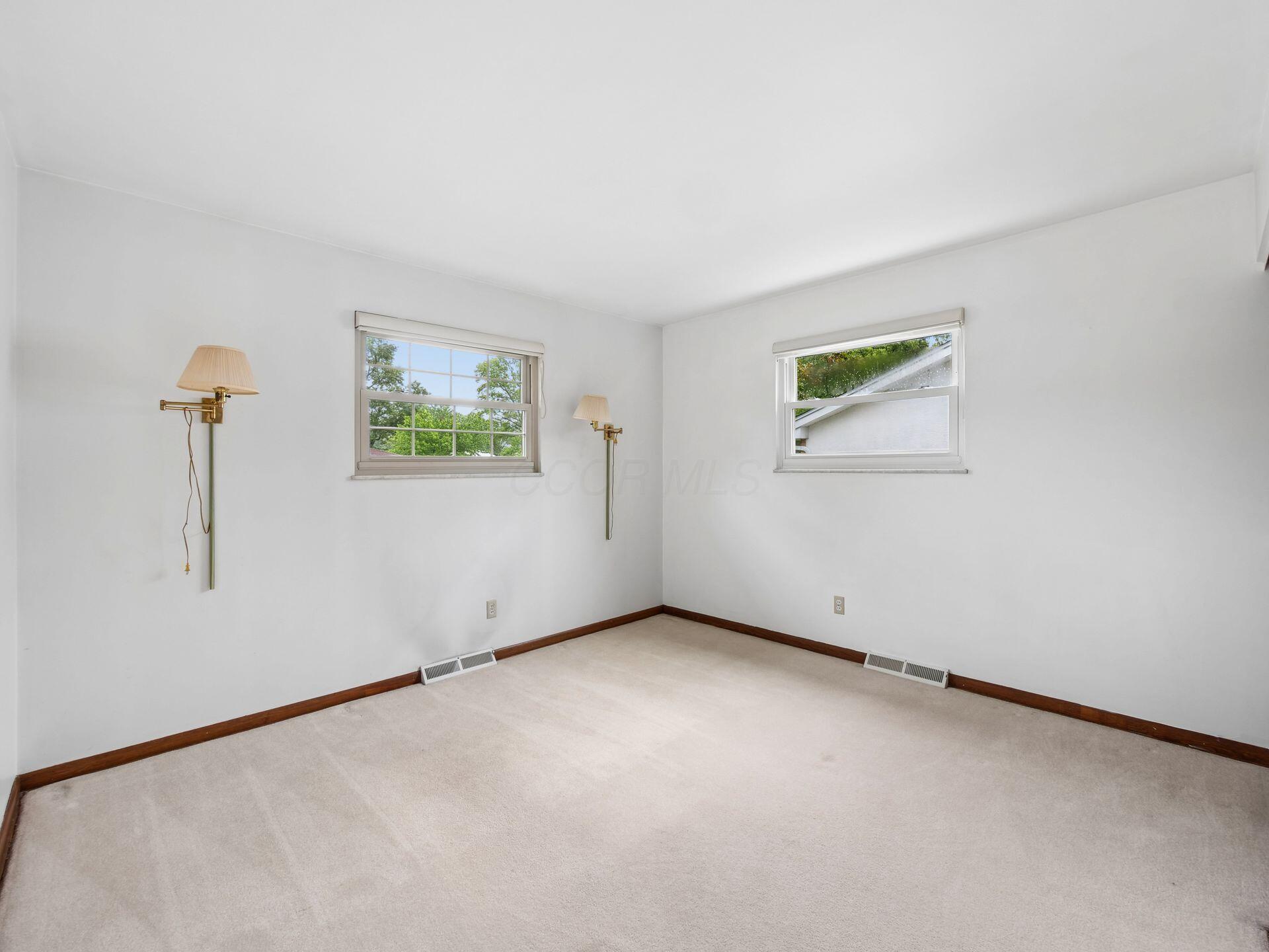 1069 Kennington Avenue Property Photo 26