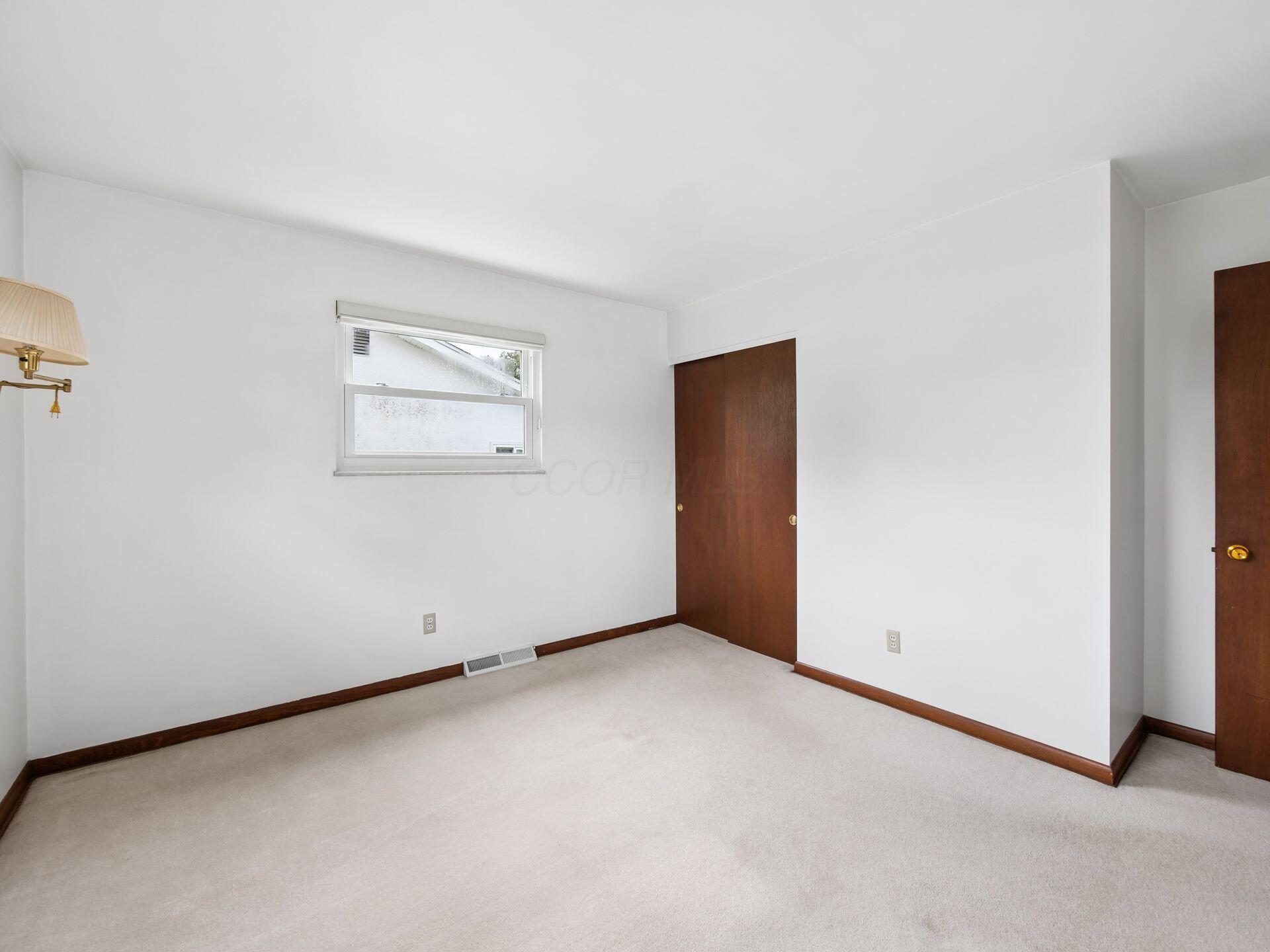 1069 Kennington Avenue Property Photo 27