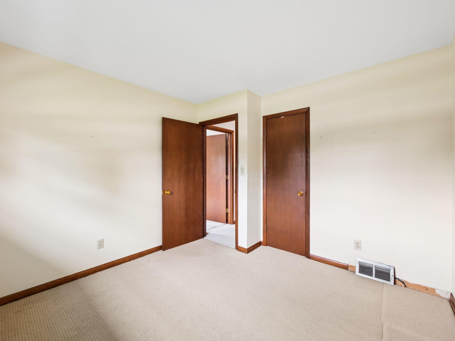 1069 Kennington Avenue Property Photo 30